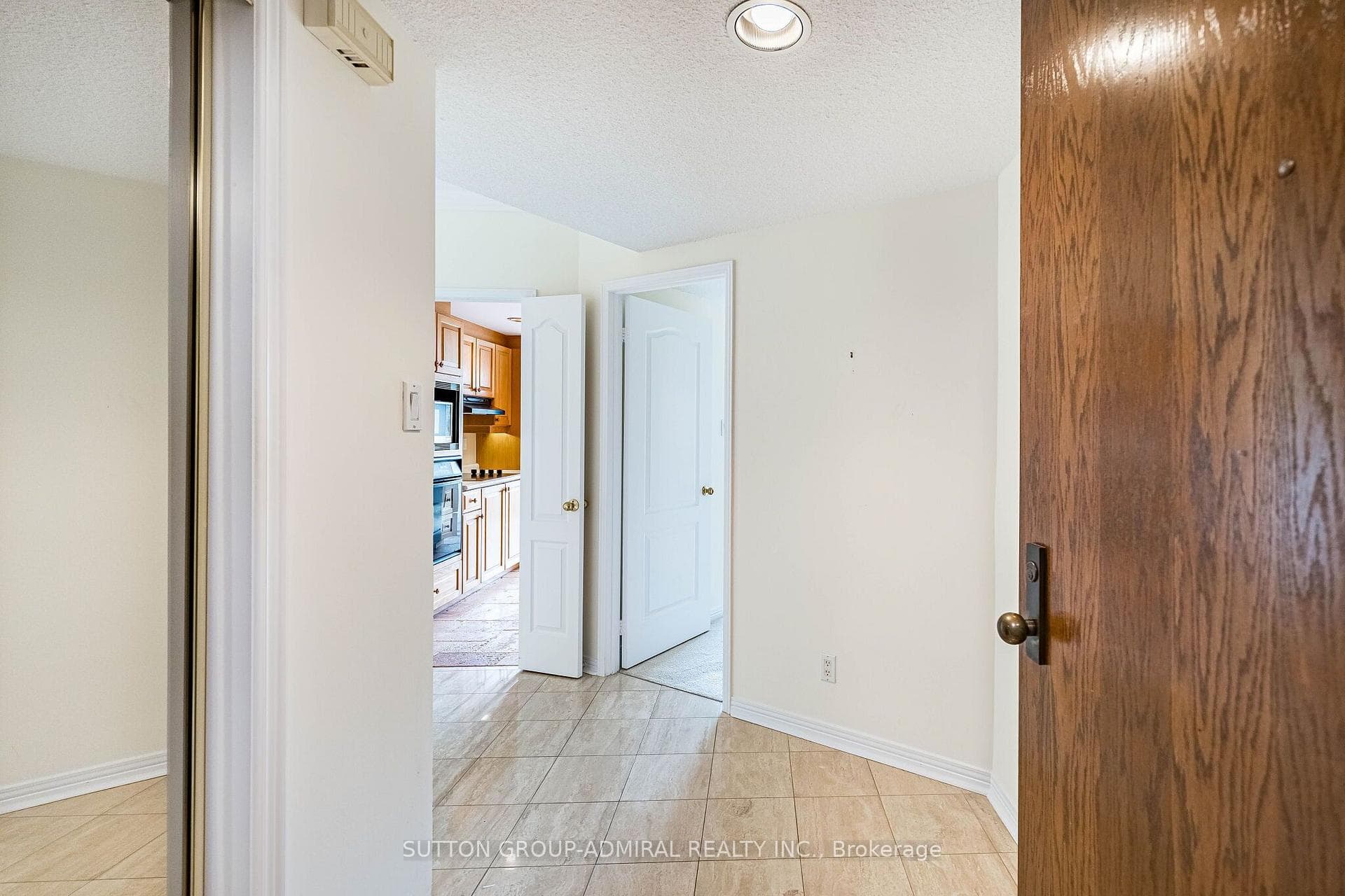 1901 Pilgrims Way Unit 604 photo 8