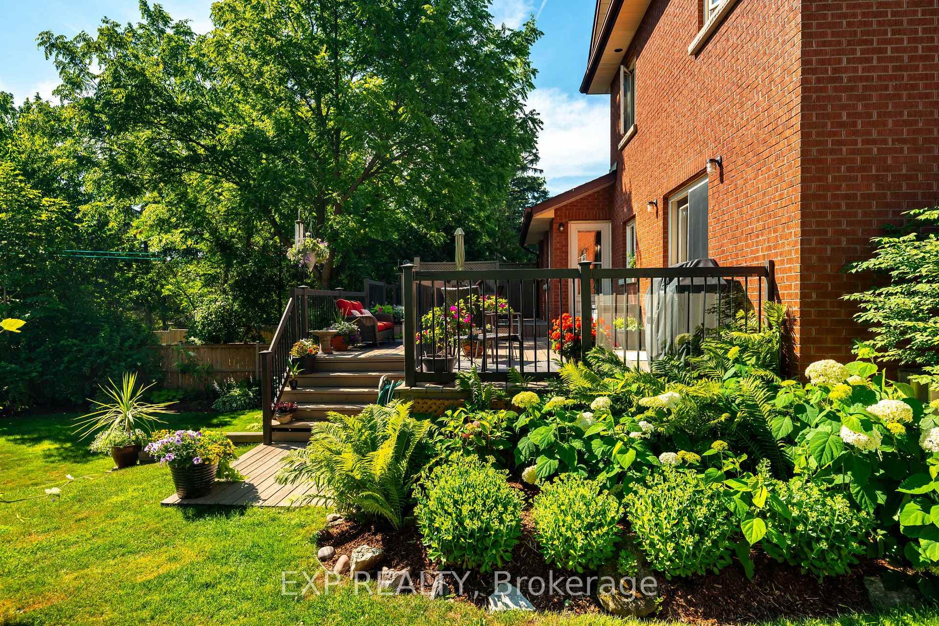 9 Wellington Street photo 45