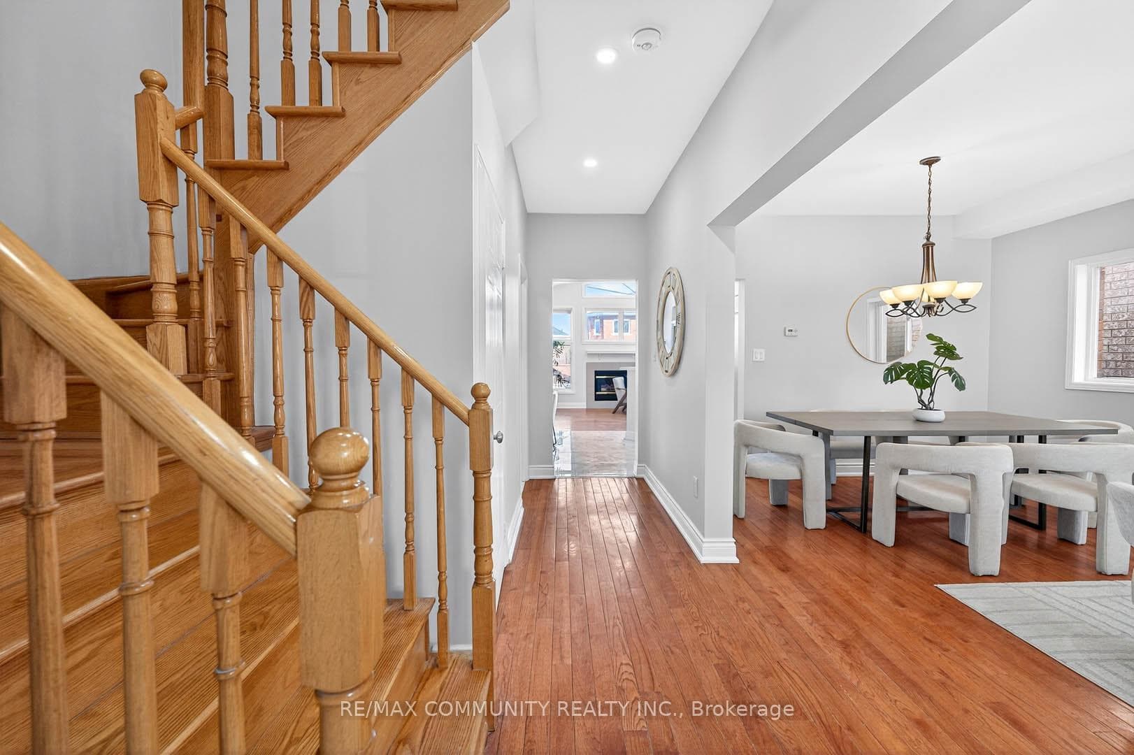 107 Monk Crescent photo 4