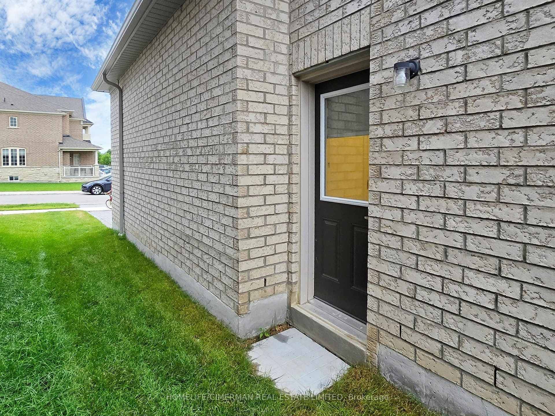 16 Morningstar Avenue photo 31