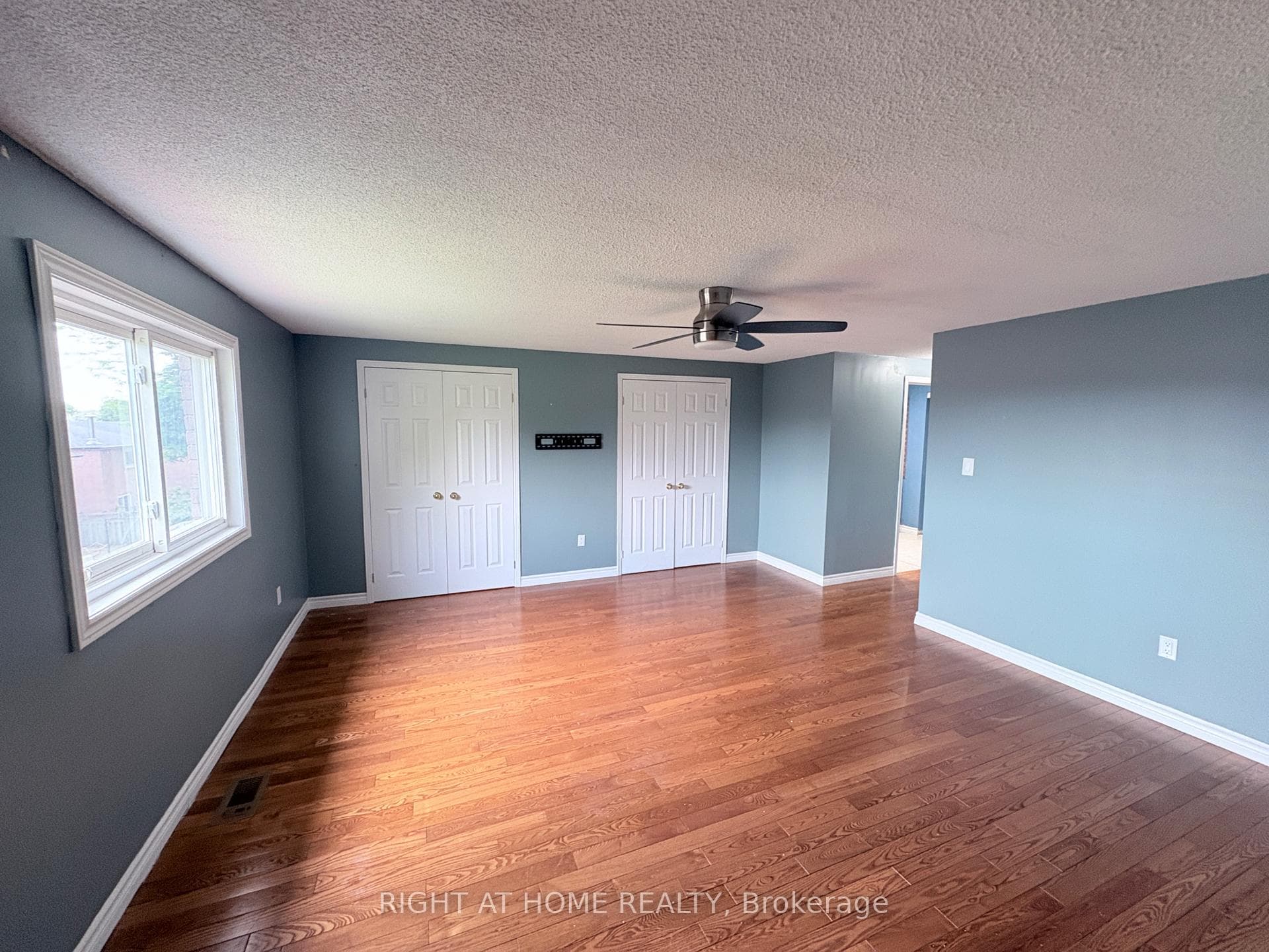 47 Hewitt Crescent photo 18