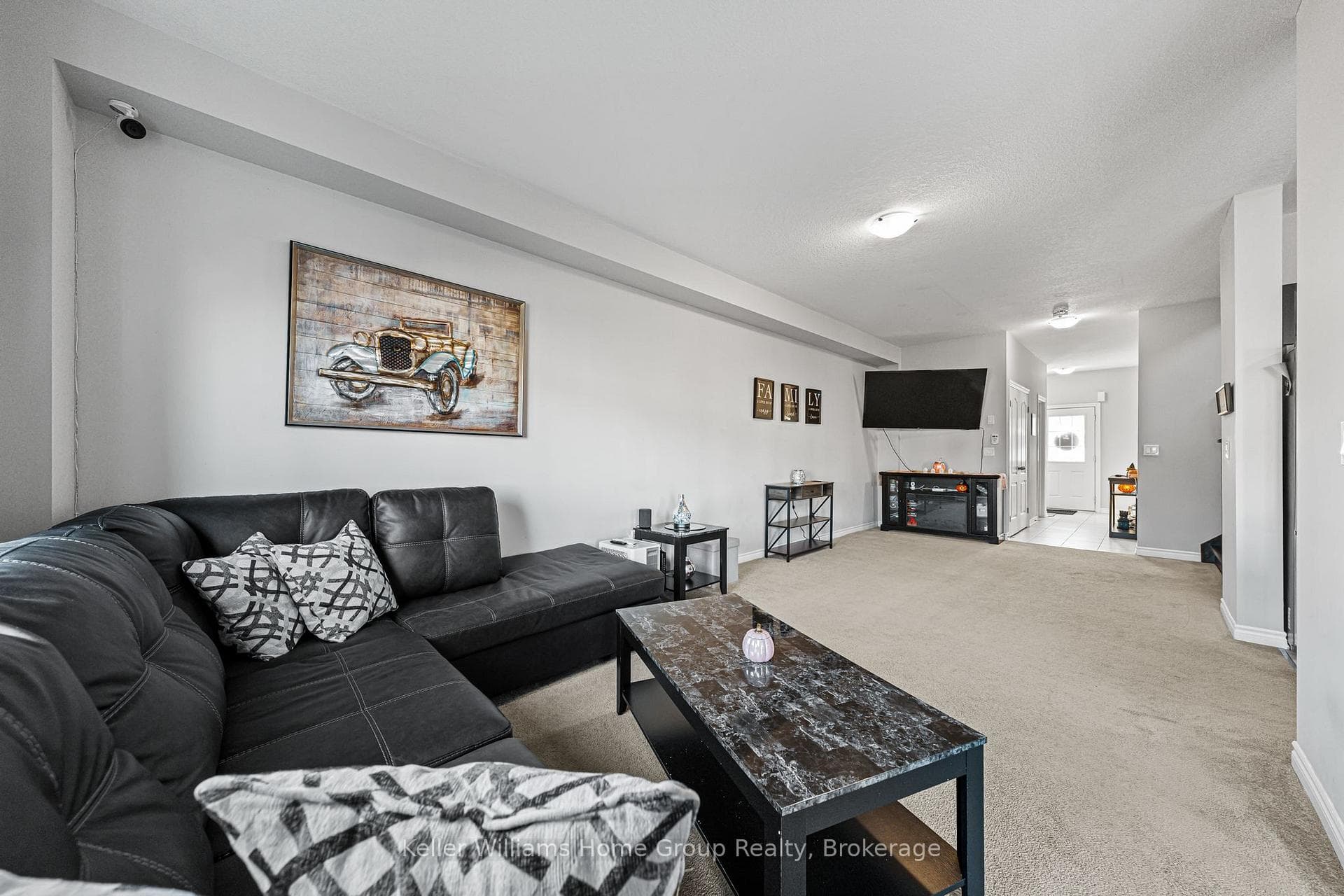 24 Courtney Street photo 10