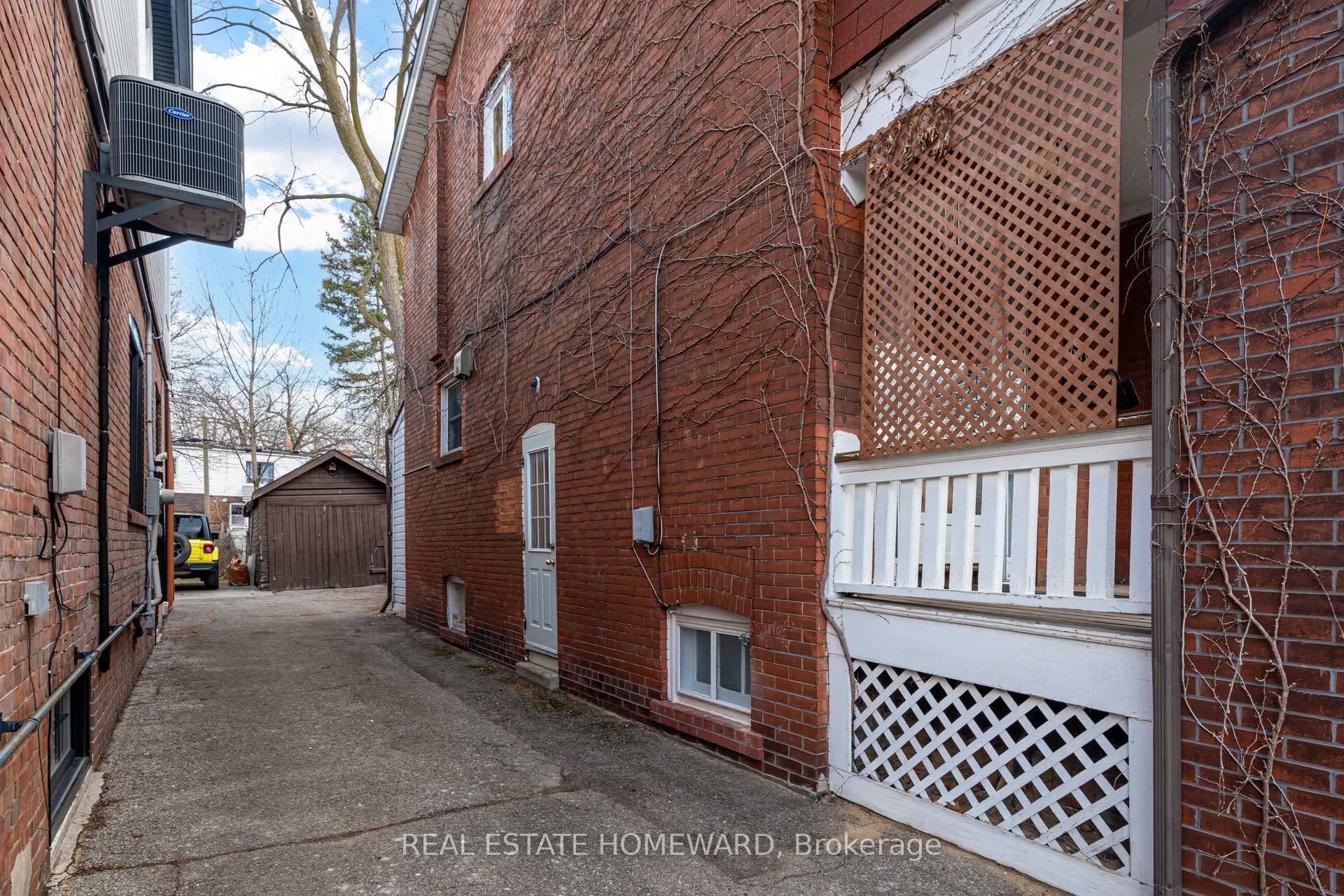 640 Glebeholme Boulevard photo 25