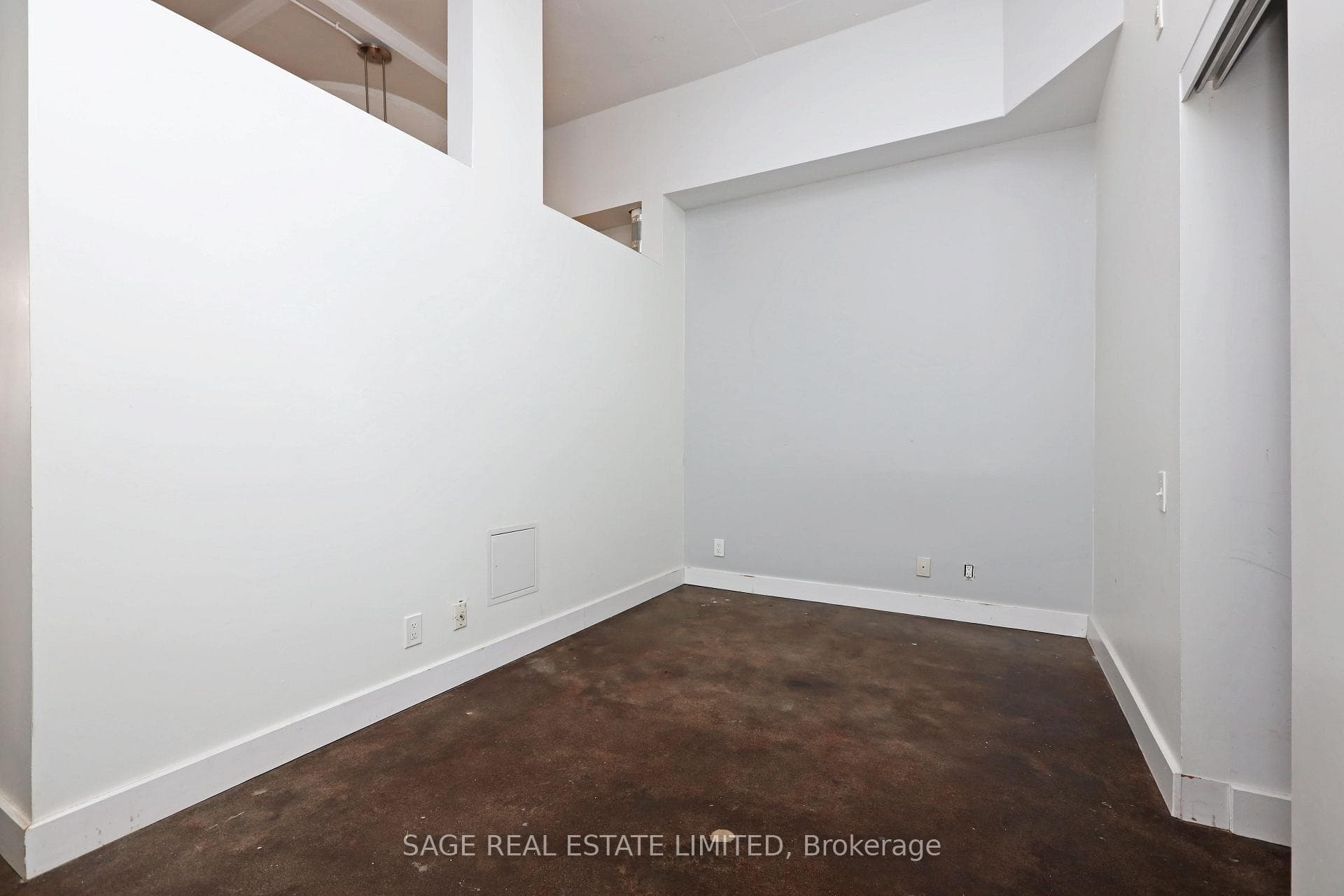 233 Carlaw Avenue Unit 310 photo 21