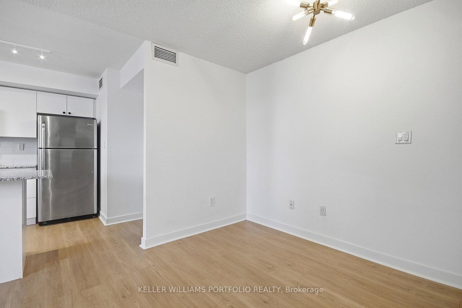 816 Lansdowne Avenue Unit 119 photo 5