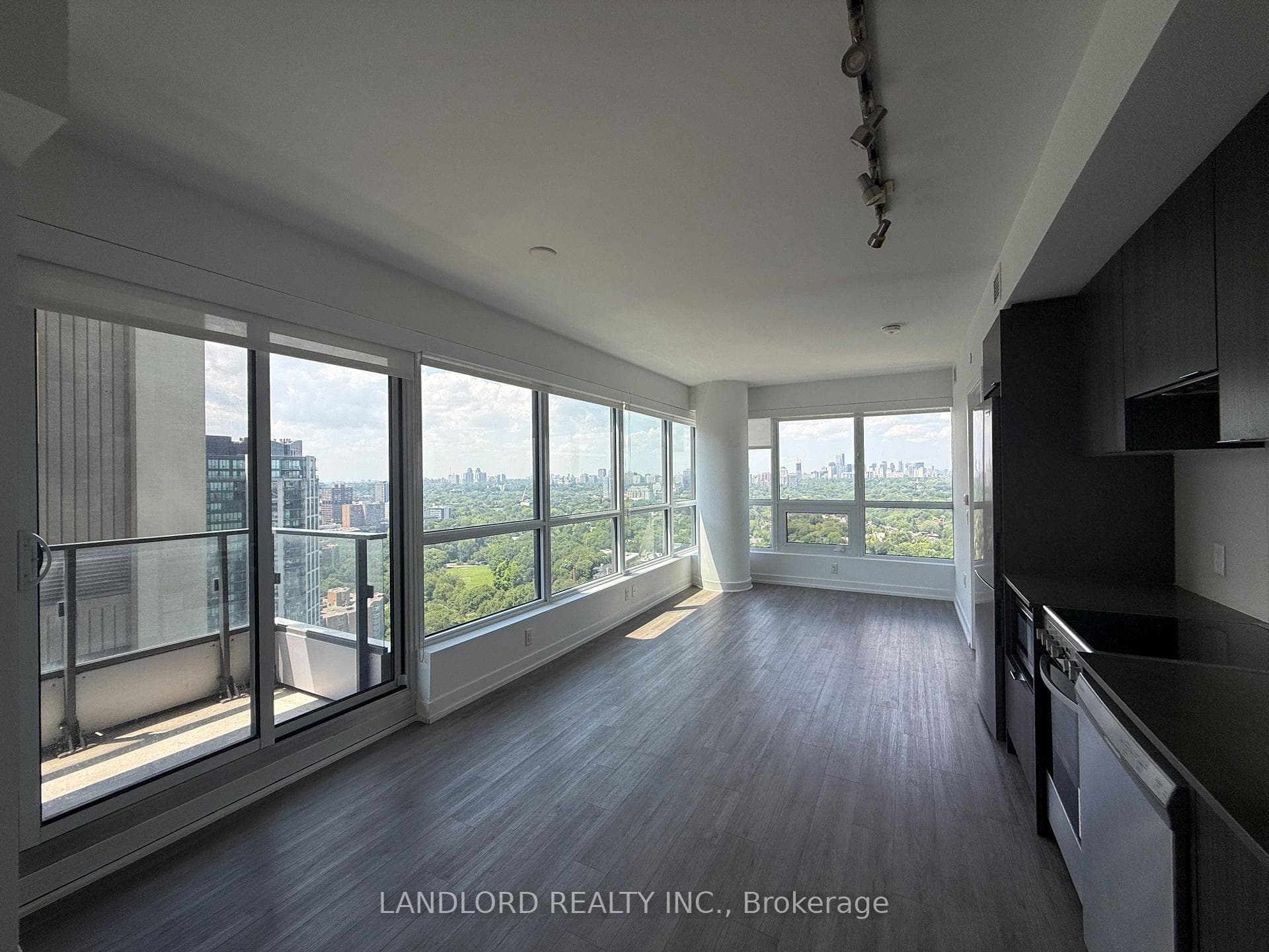 395 Bloor Street Unit 2305 photo 4