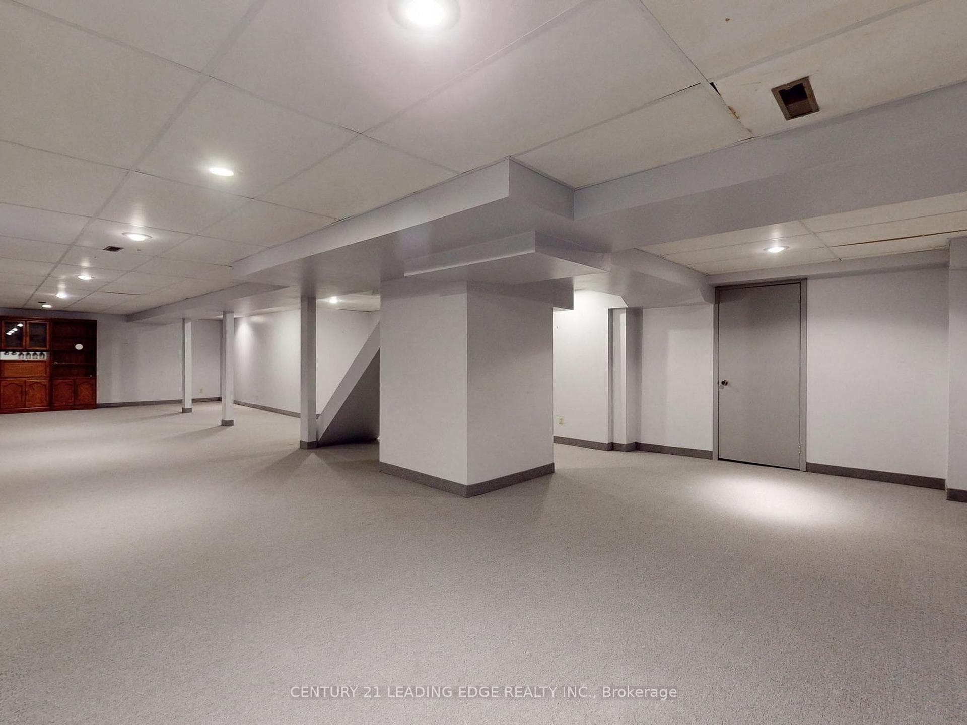54 HIGHGATE Drive photo 28
