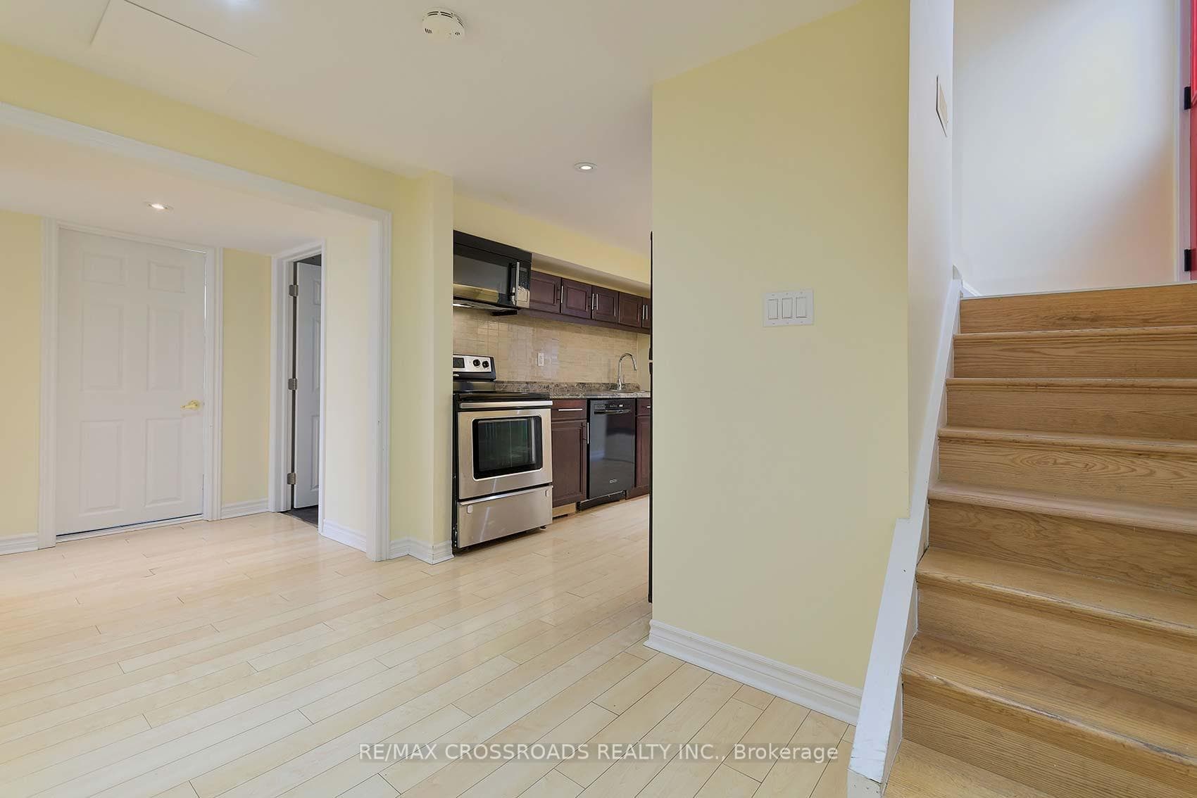 40 Stansbury Crescent photo 17
