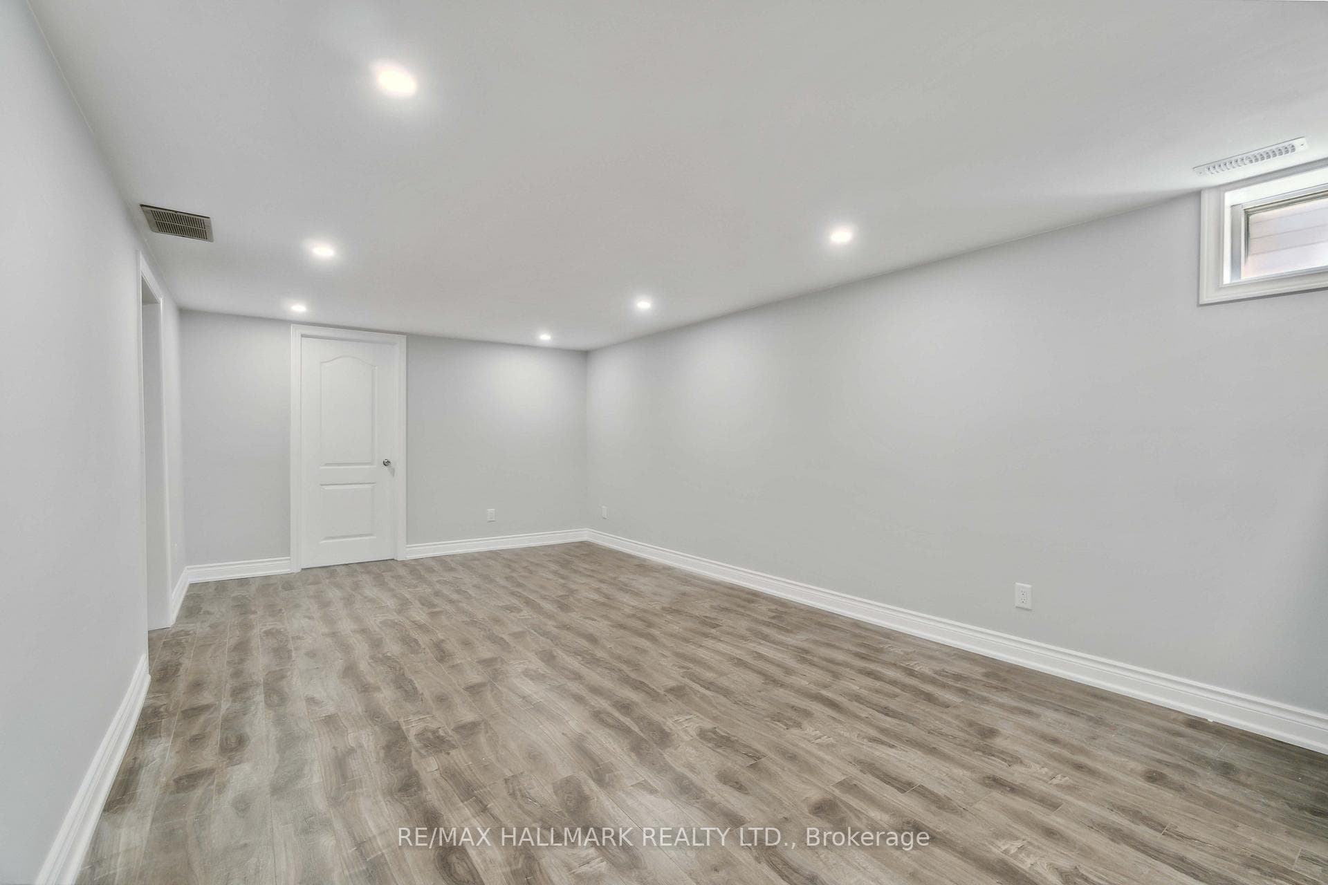 91 Boston (Lower) Crescent photo 8