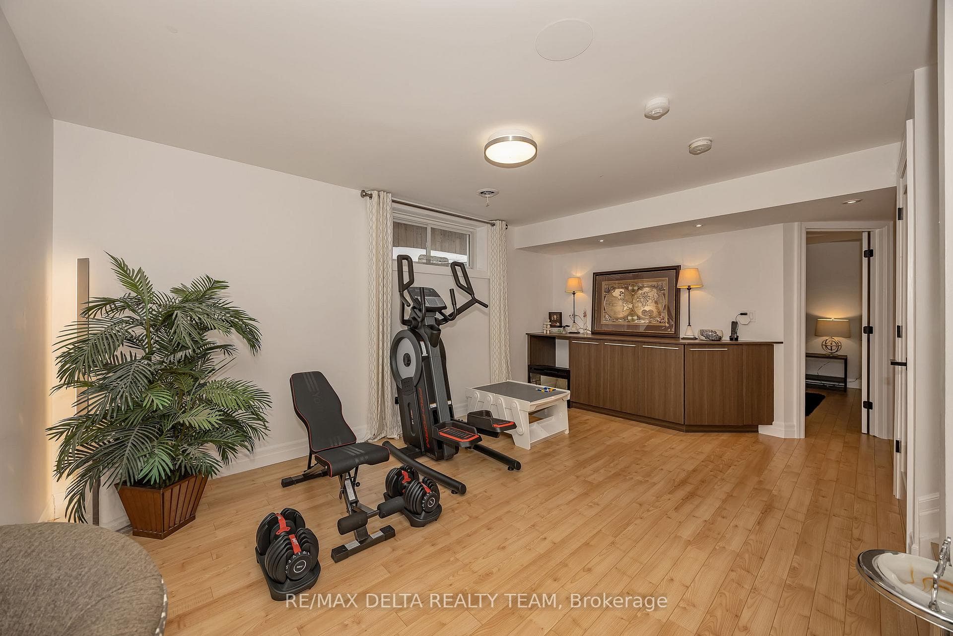 548 Emerald Street photo 28