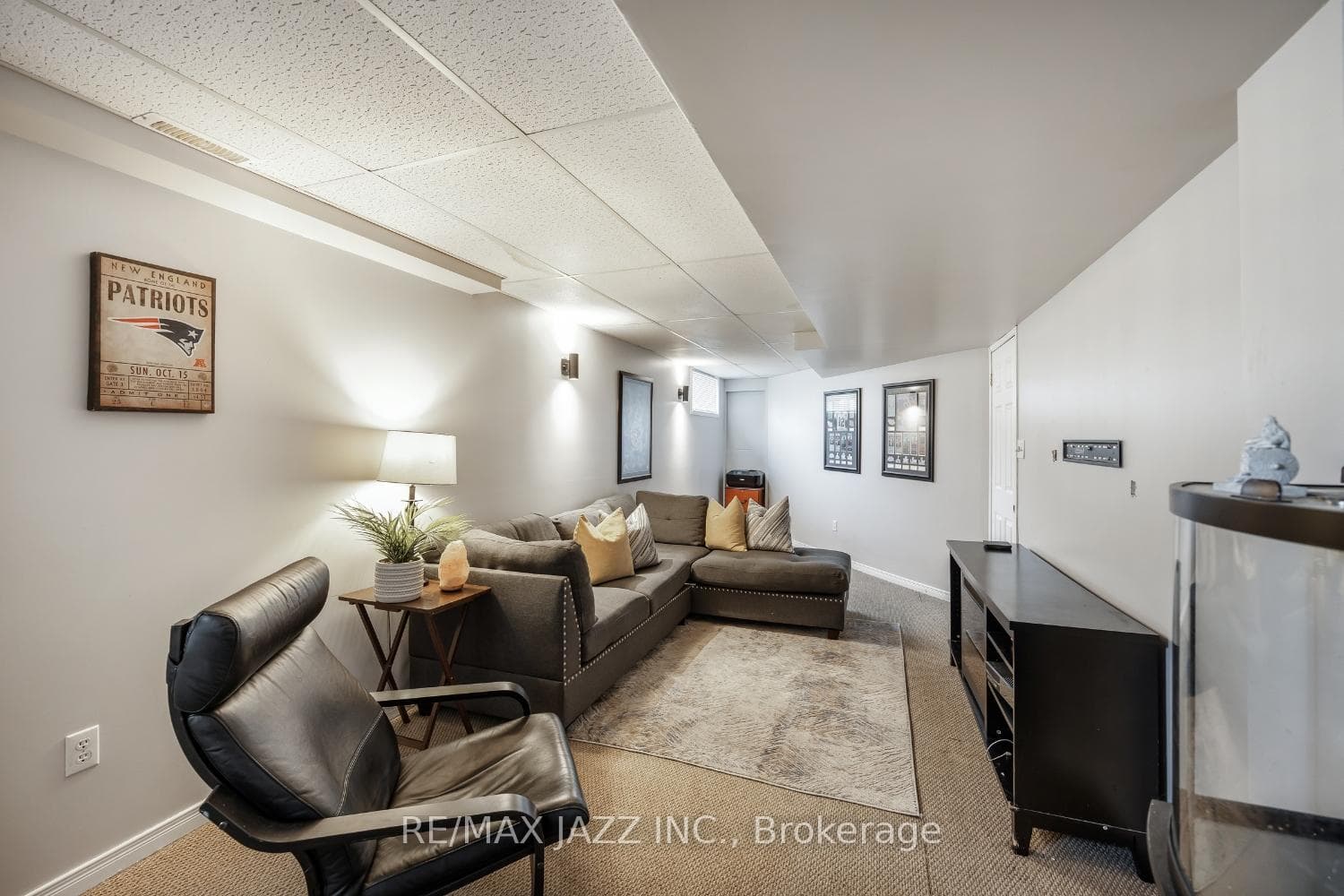 9 Merryfield Court photo 23