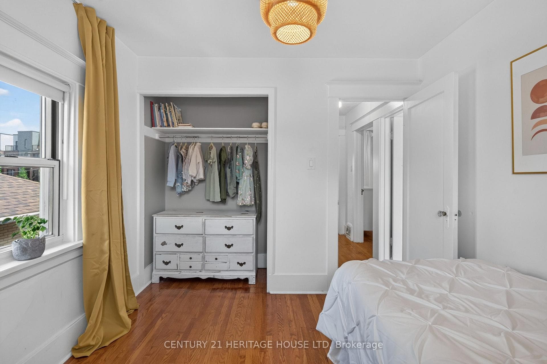98 Roger Street photo 33