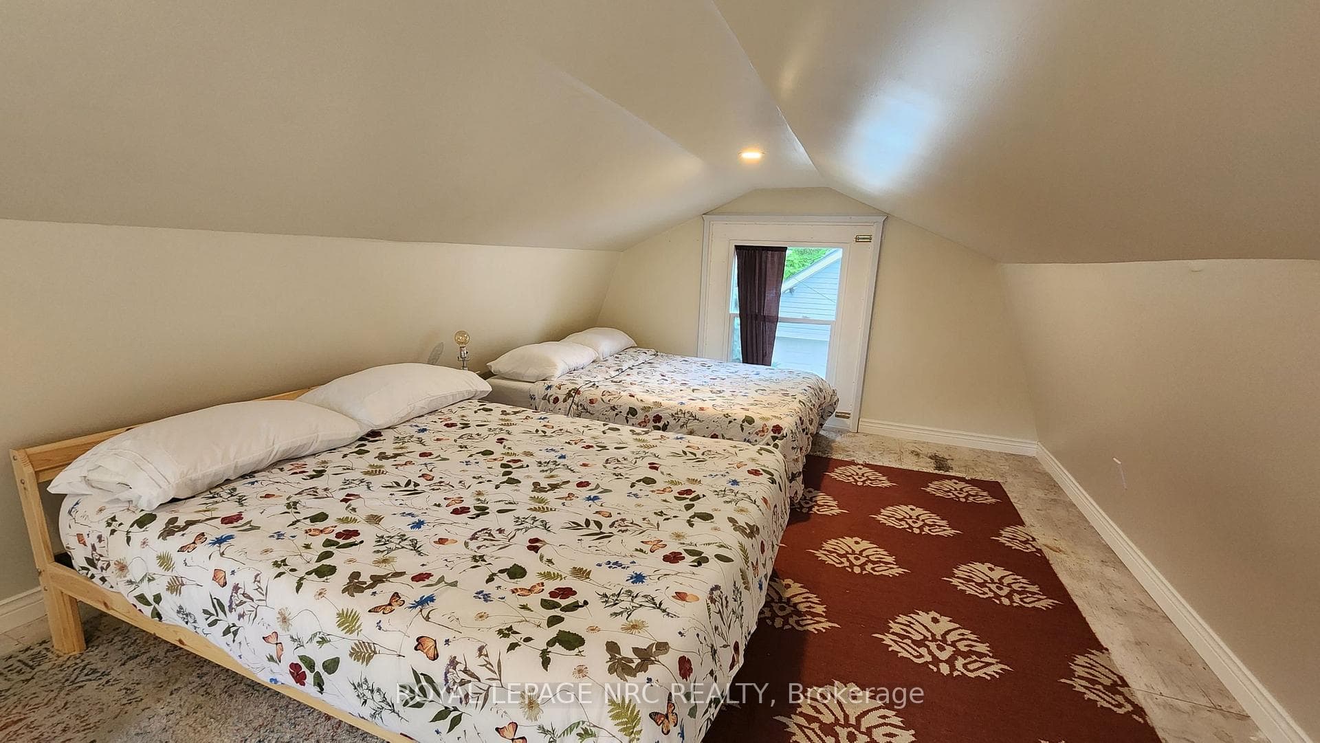 215 Devon Place photo 18