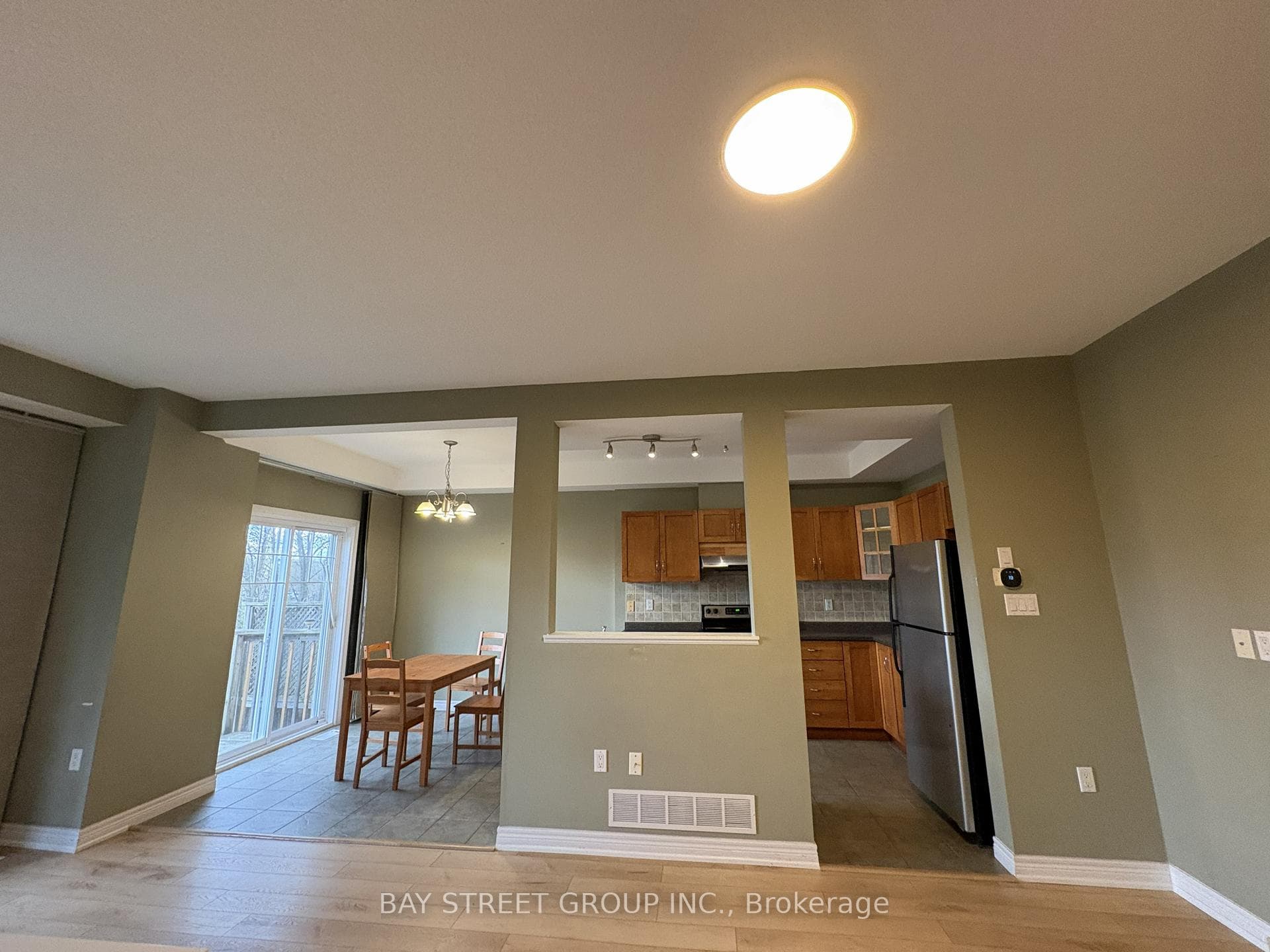 60 CLOVERLEAF Drive Unit 2 photo 5