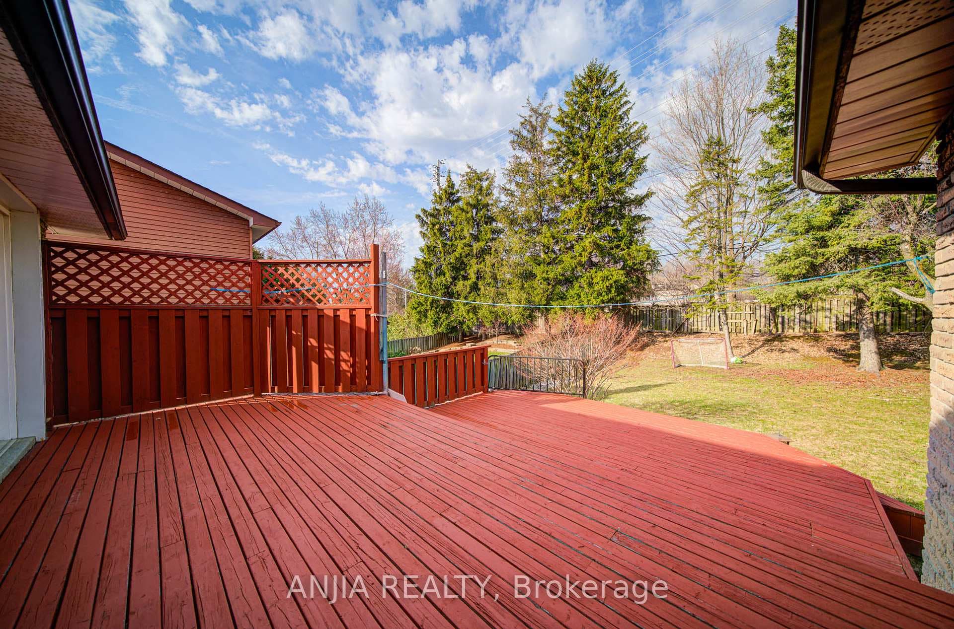70 Briarwood Road photo 42