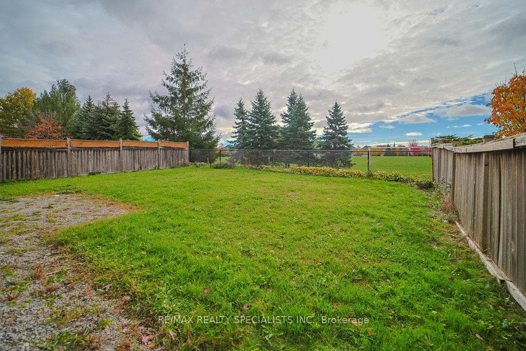 47 Vineyard Avenue photo 43