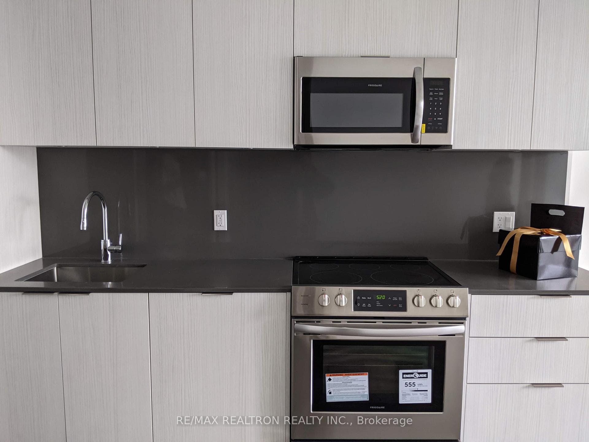 25 Richmond Street Unit 2304 photo 2