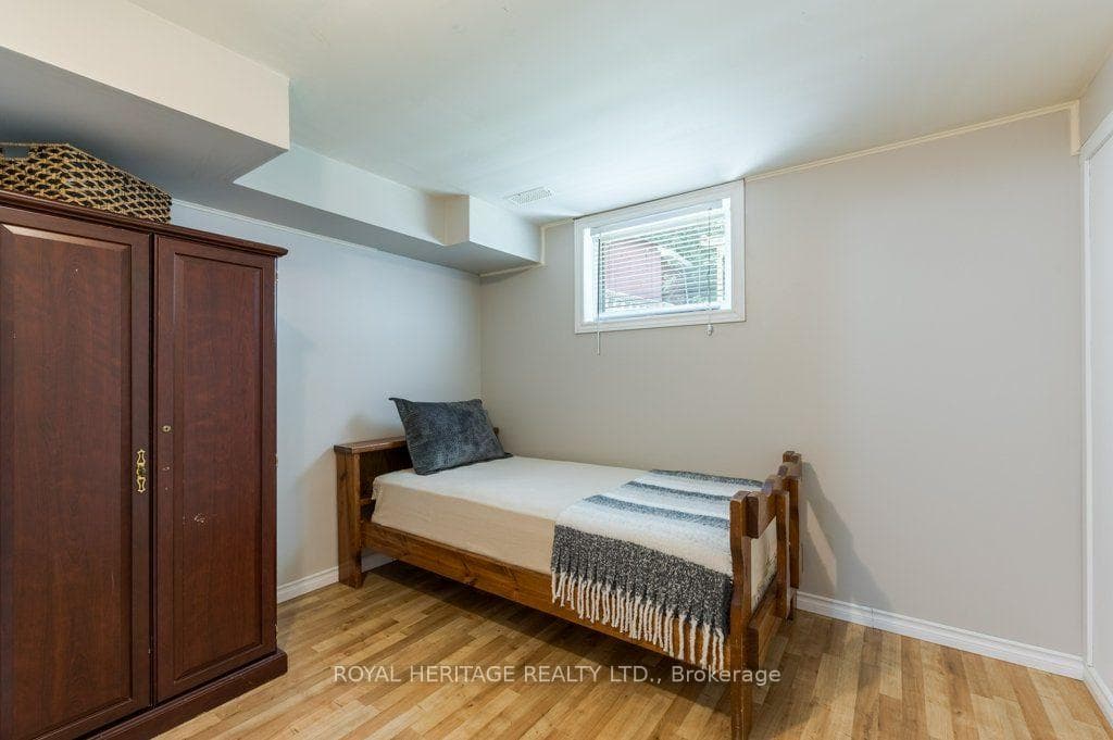 4TH BEDROOM - EXIT WINDOW