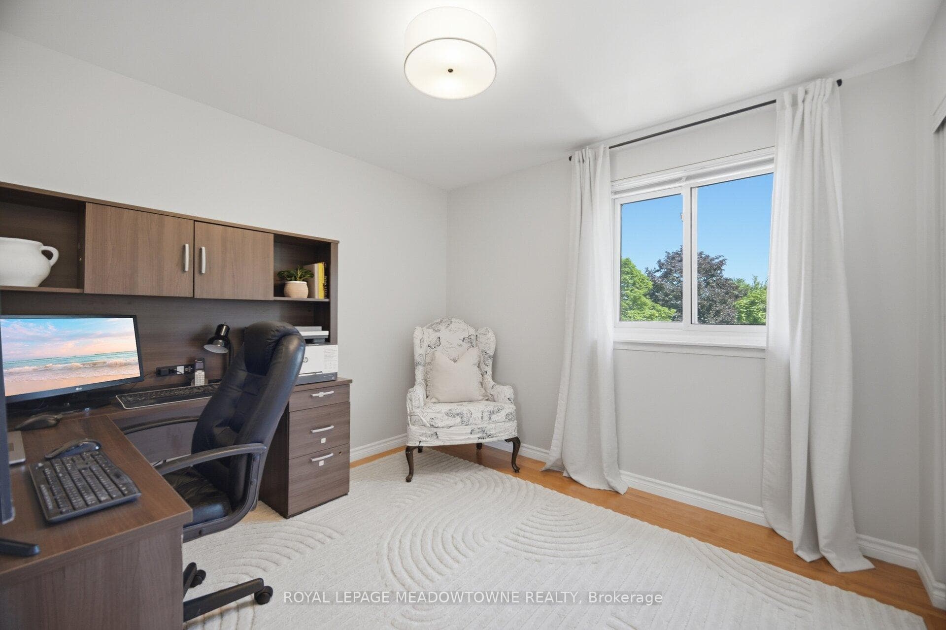 913 Maple Avenue photo 32