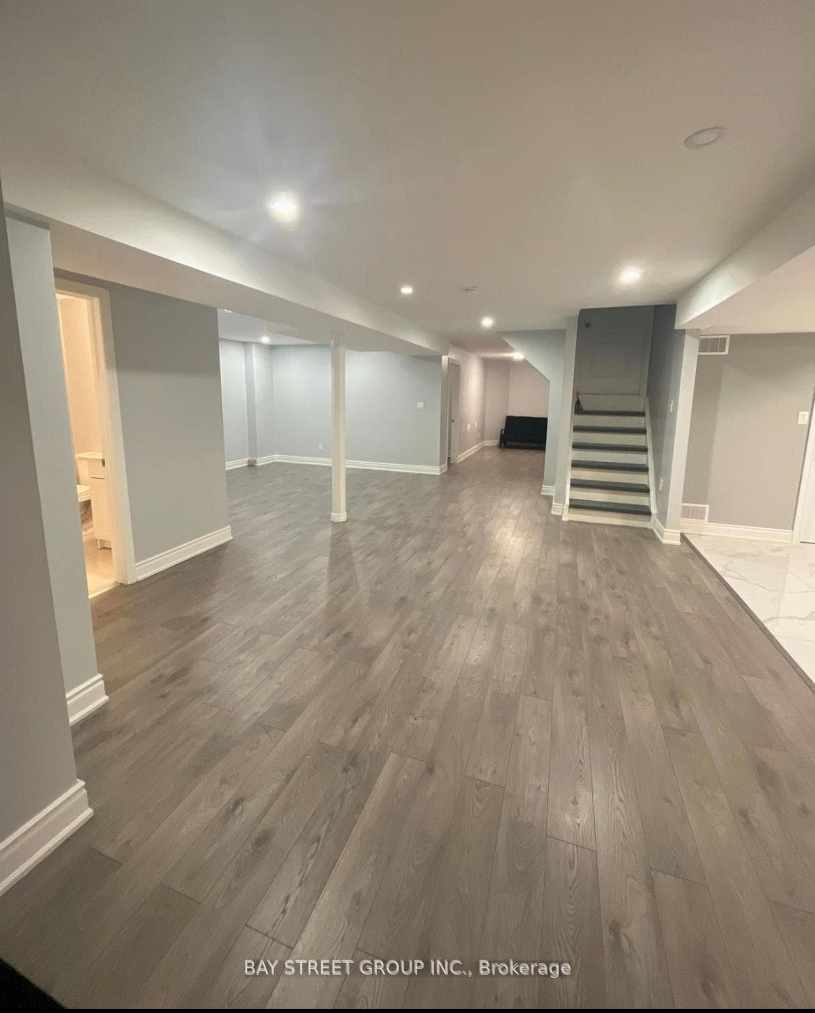 1321 Willowvale Gardens photo 2