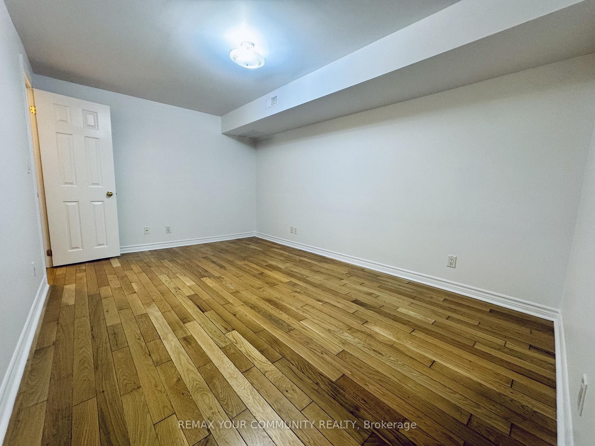 2417 DUNDAS Street Unit B1 photo 6
