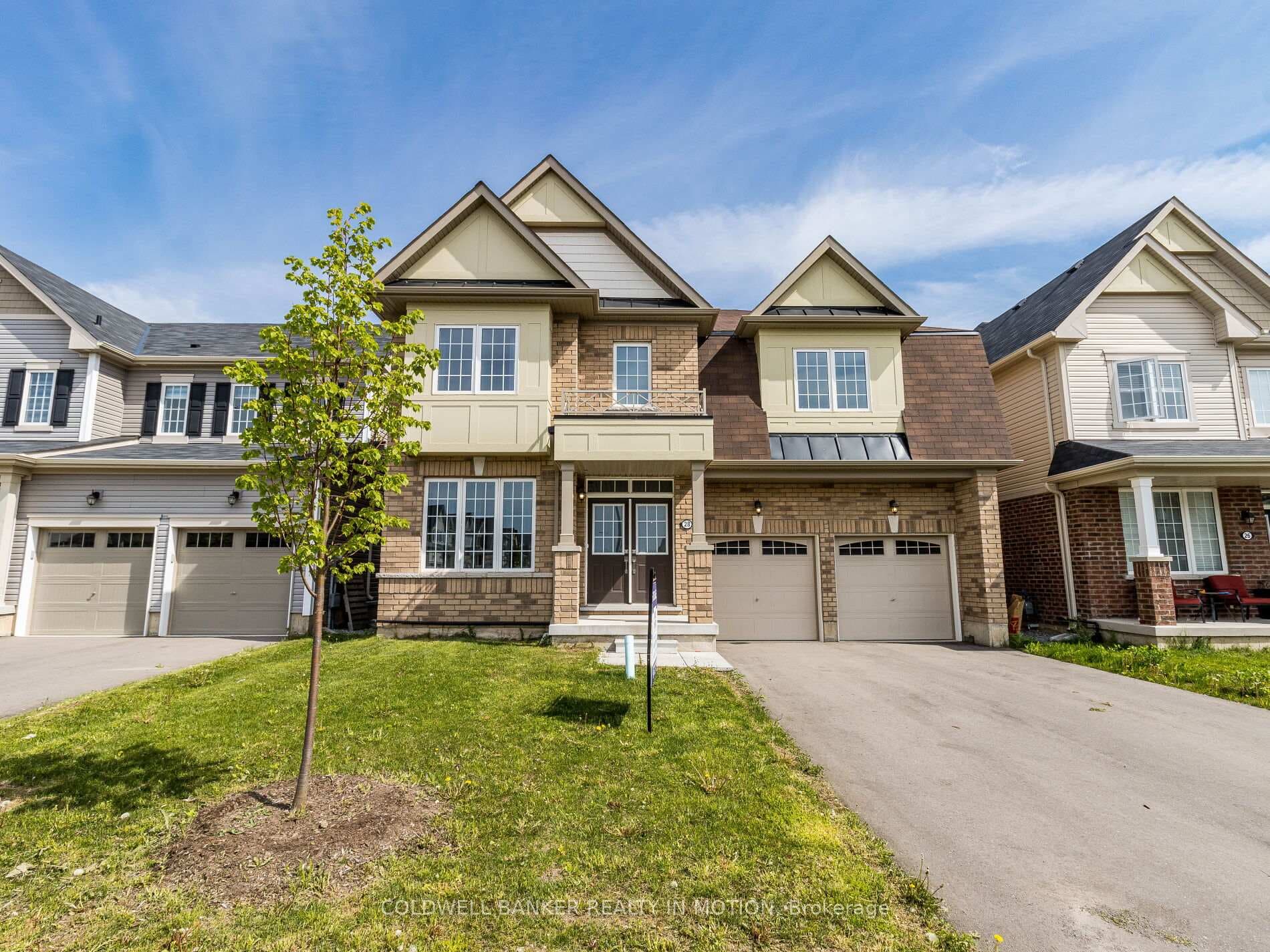 28 Esther Crescent photo 1