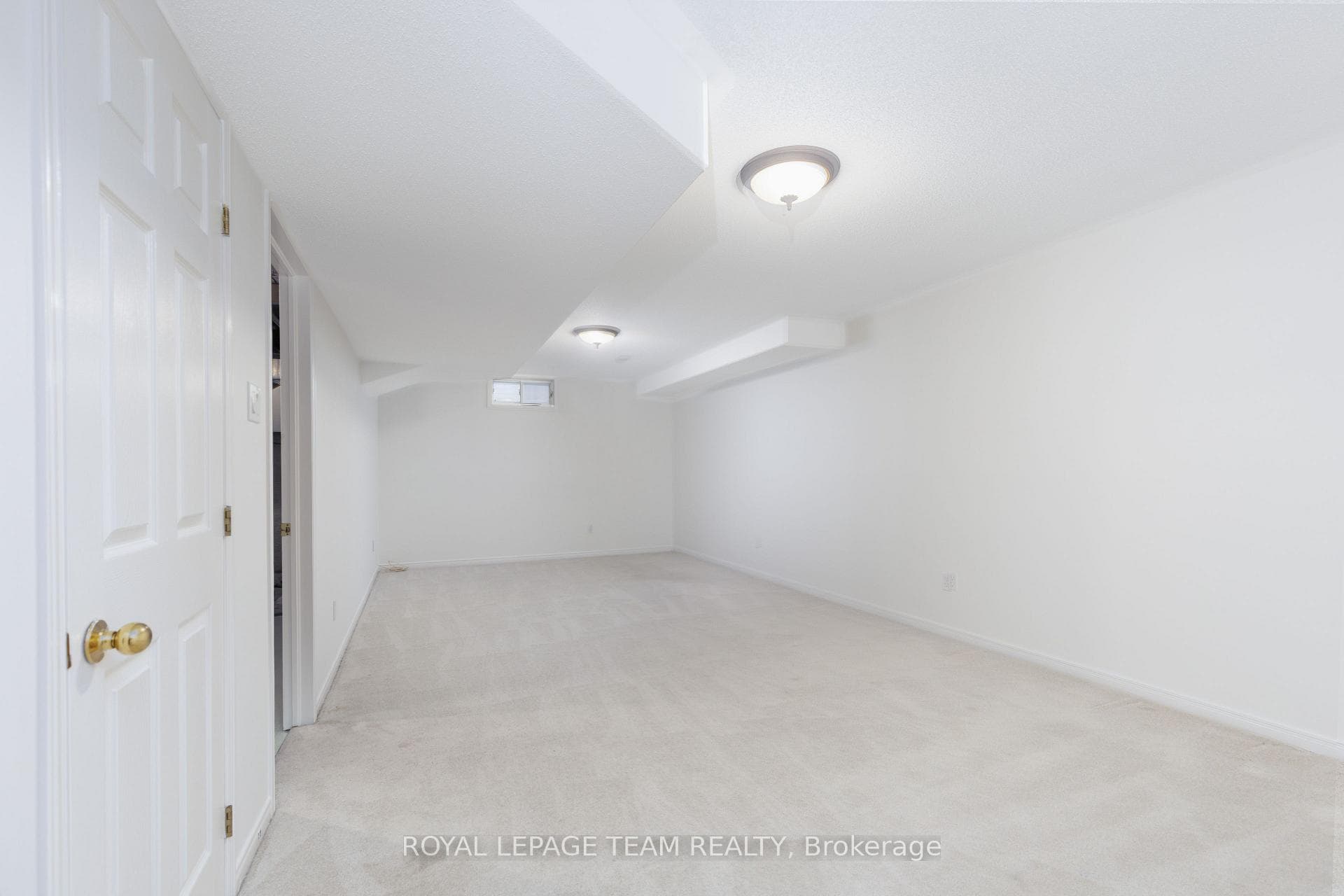 90 Blackdome Crescent photo 39