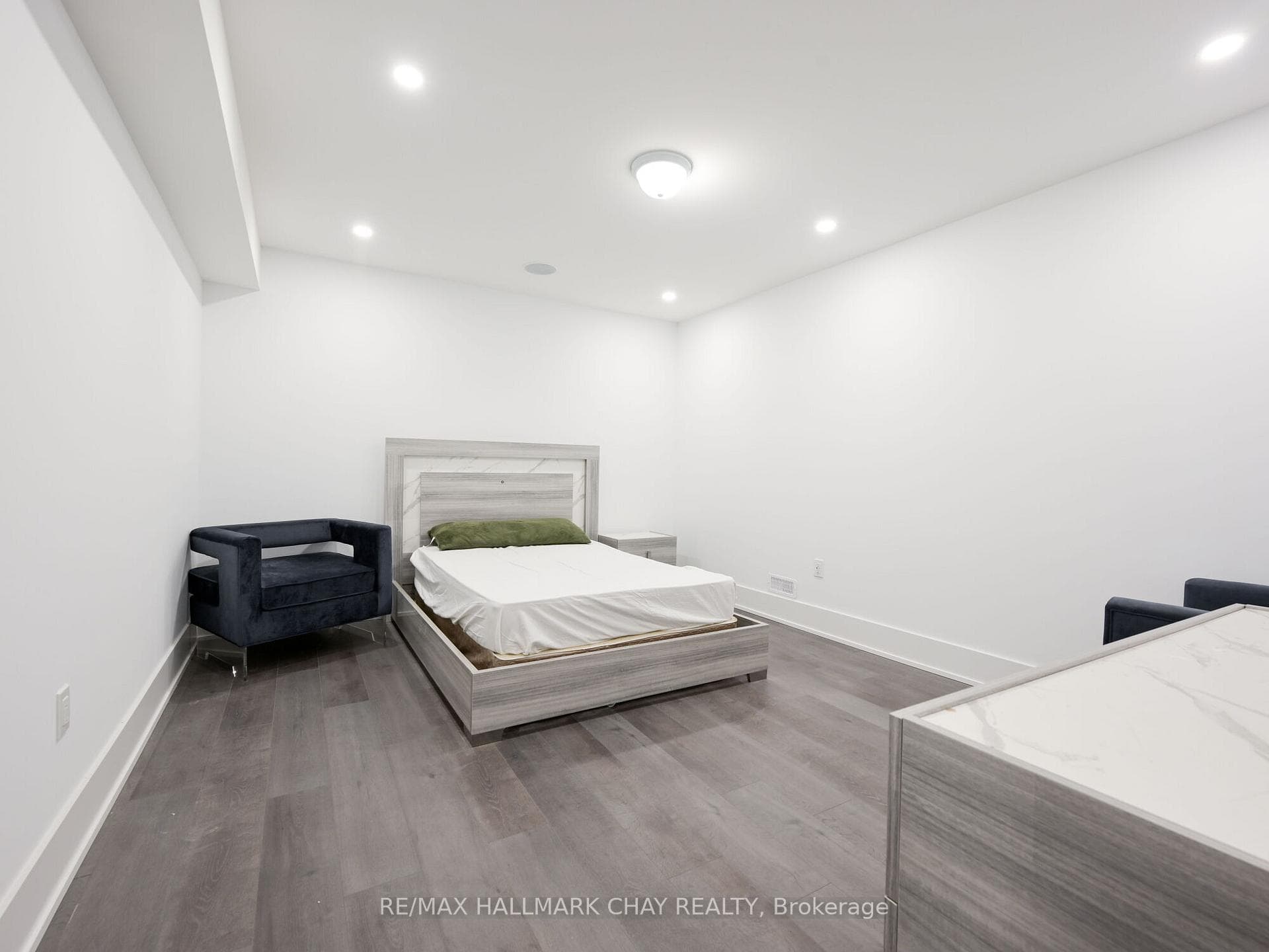 Bedroom 7 (Lower Level)