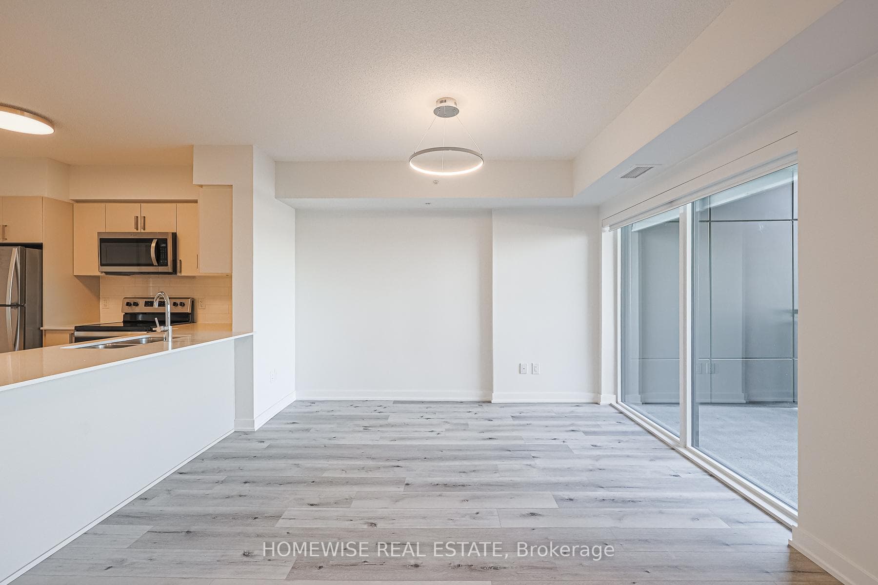 1475 Whites Road Unit 401 photo 5
