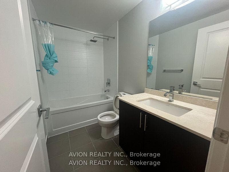 7167 Yonge Street Unit 412 photo 13