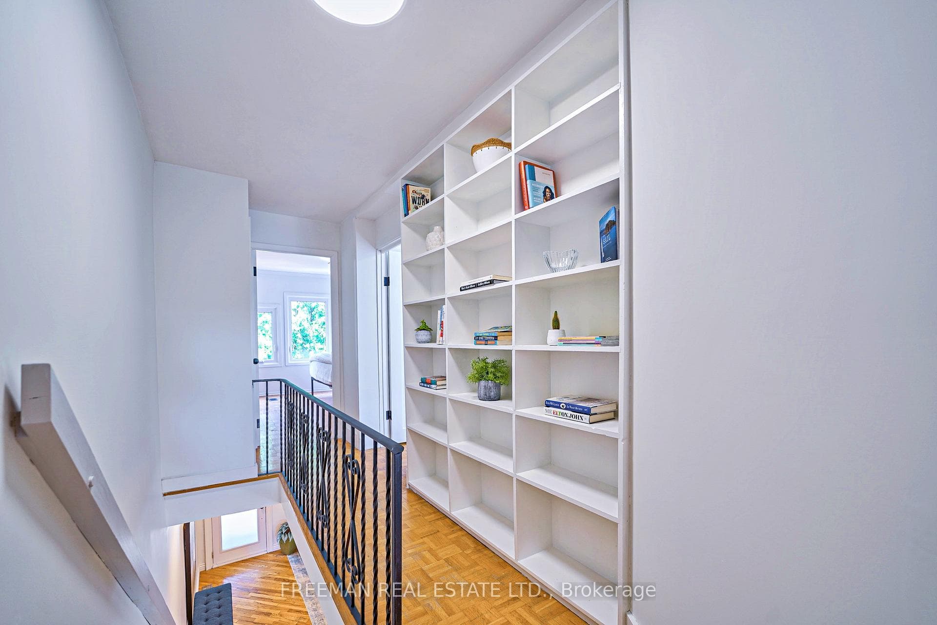 476 Clinton Street photo 14