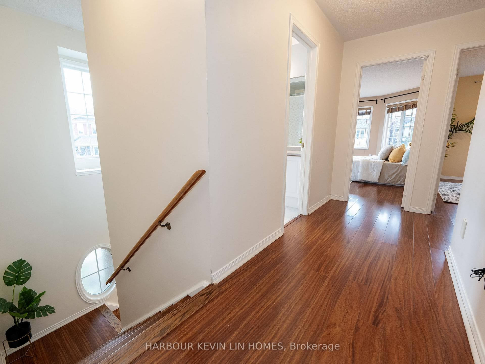 54 Waterton Crescent photo 22