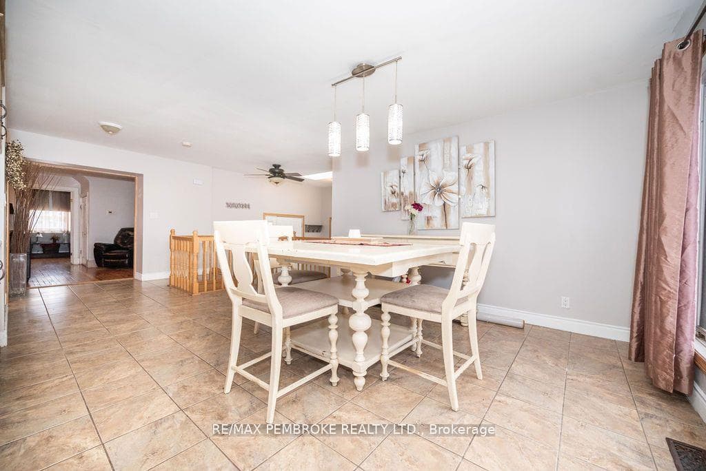 590 Boundary Road photo 9