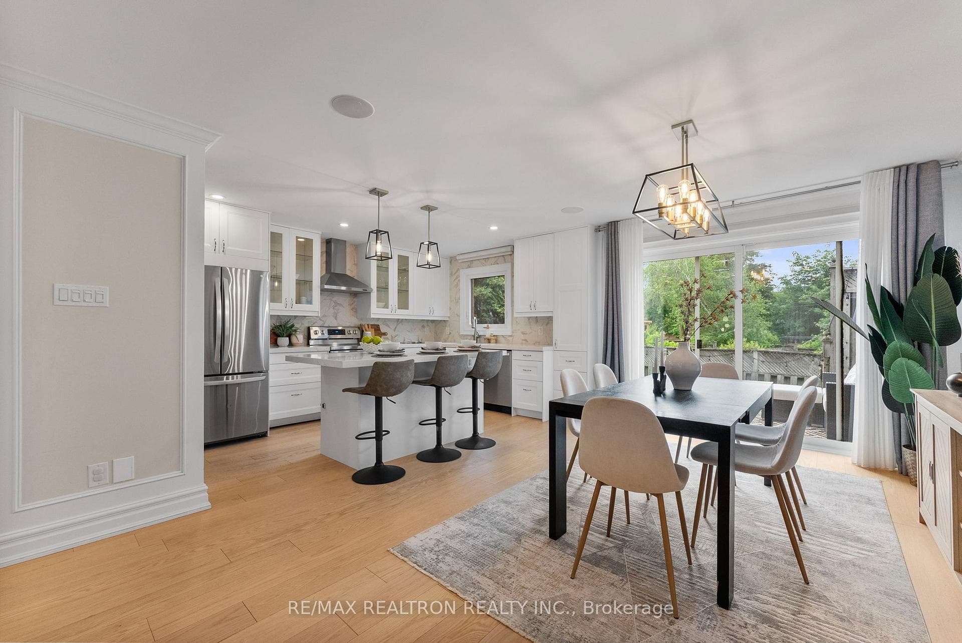 250 Glenforest Road photo 12