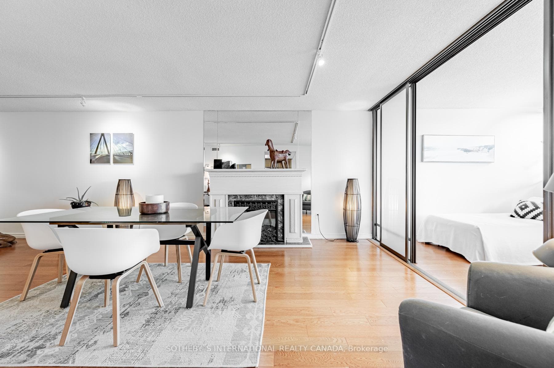 360 Bloor Street Unit 505 photo 8