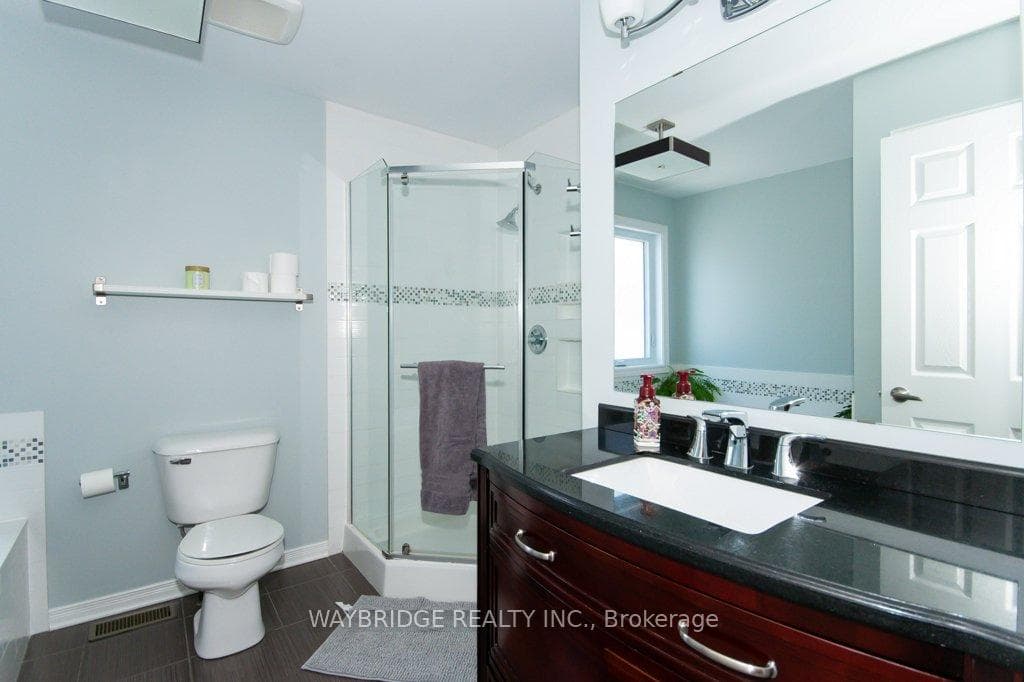 72 Trump Avenue photo 11