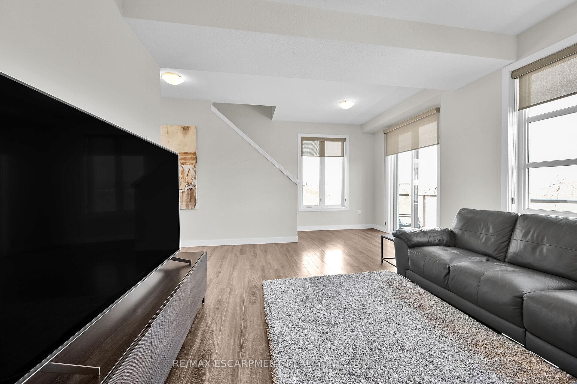 904 West Village Square photo 28