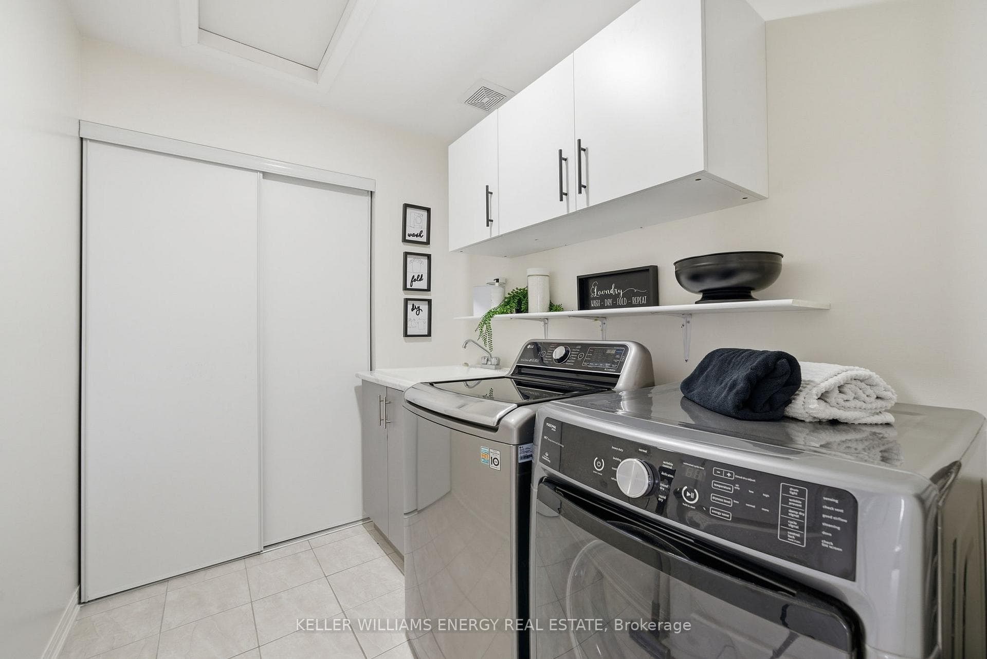 27 Don Hadden Crescent photo 31