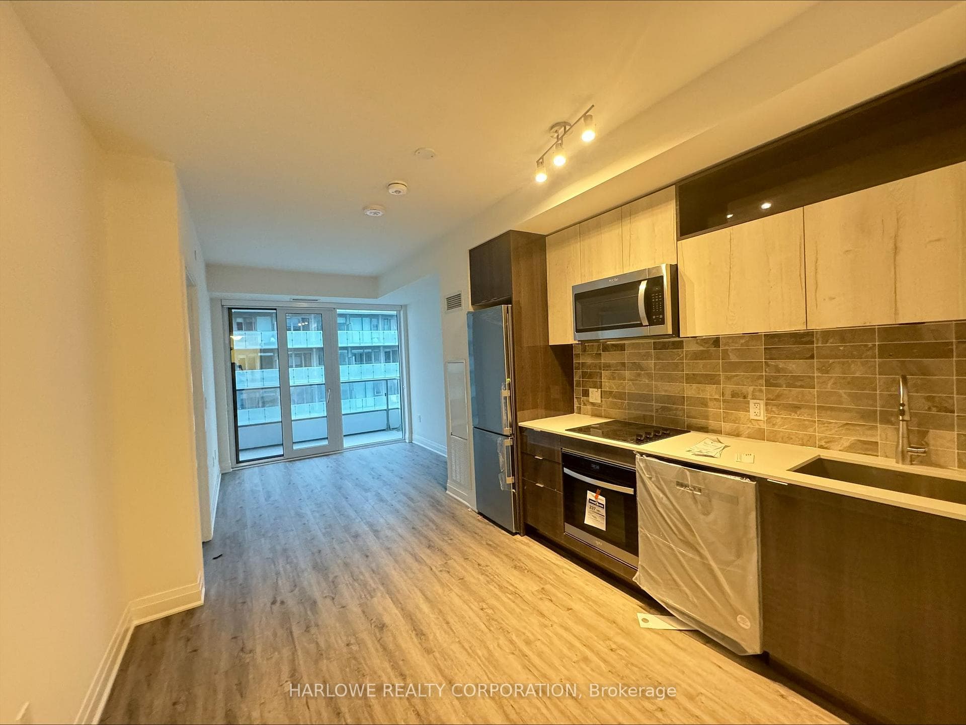 70 Princess Street Unit 2712 E photo 2