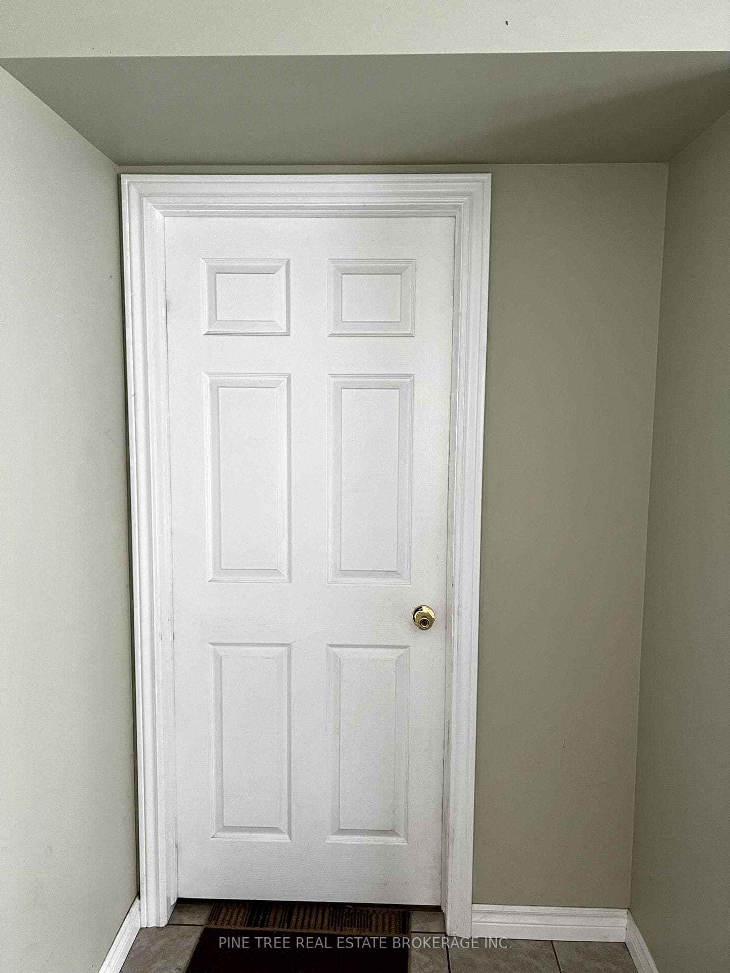 62 Lions Gate Boulevard Unit LOWER photo 4
