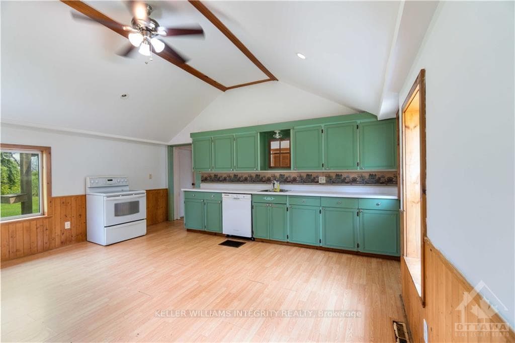 56 ERIC HUTCHESON Road photo 4