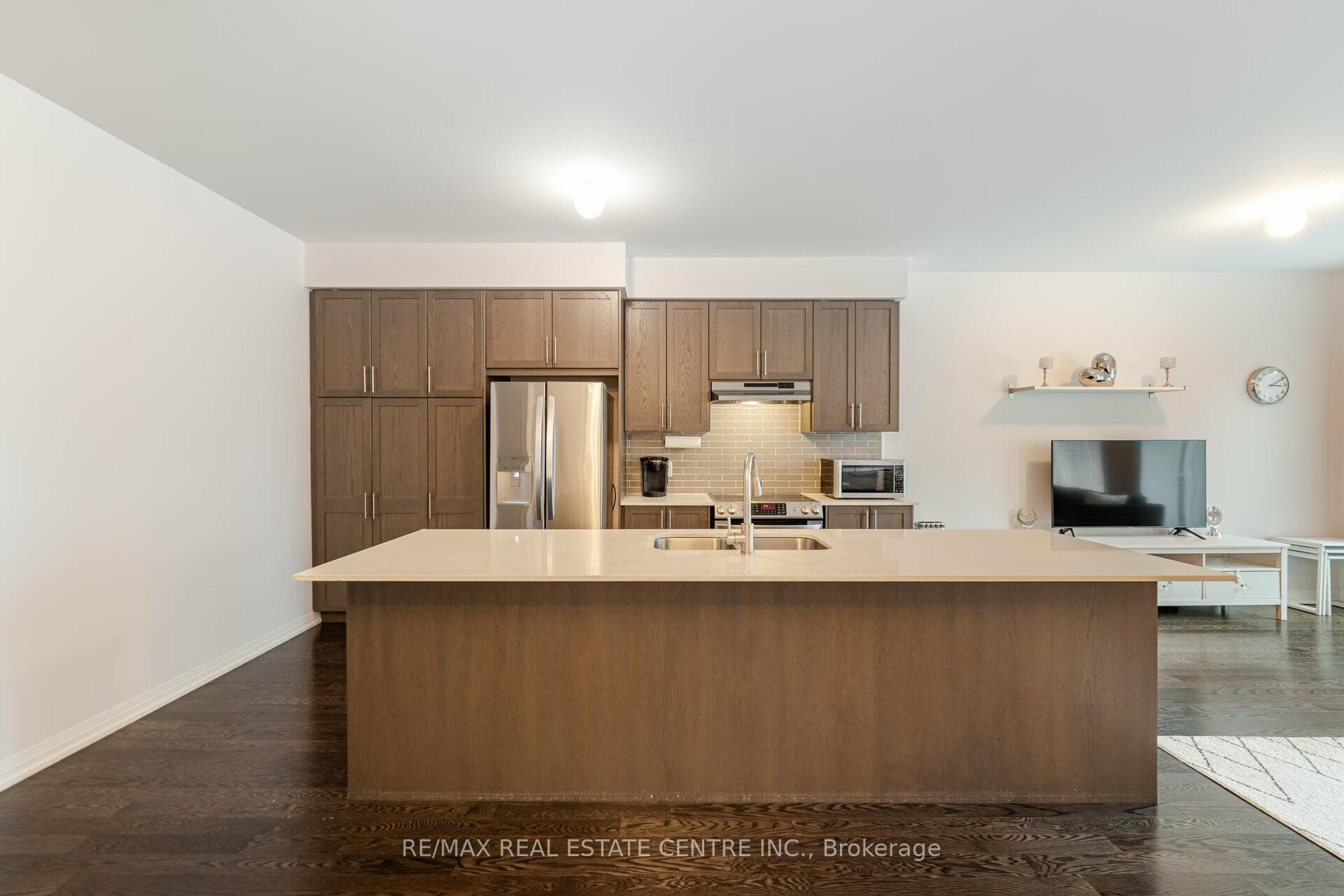 59 Henry Crescent photo 10
