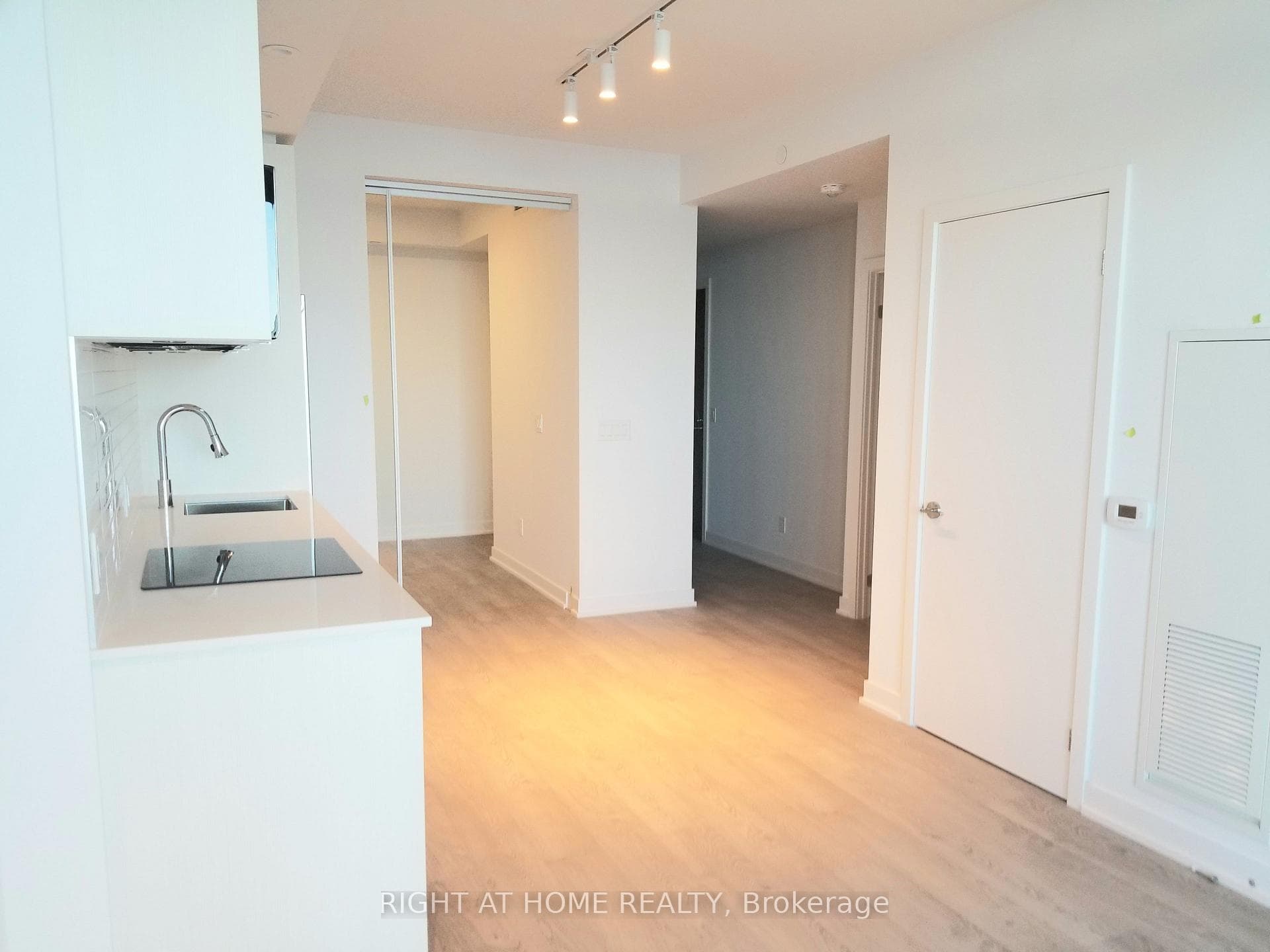 1926 Lake Shore Boulevard Unit 2708 photo 7