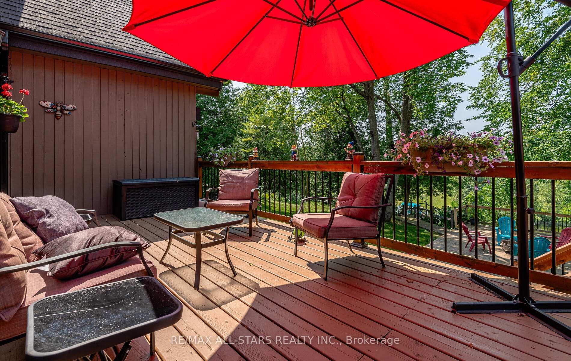 136 Riverbank Drive photo 45