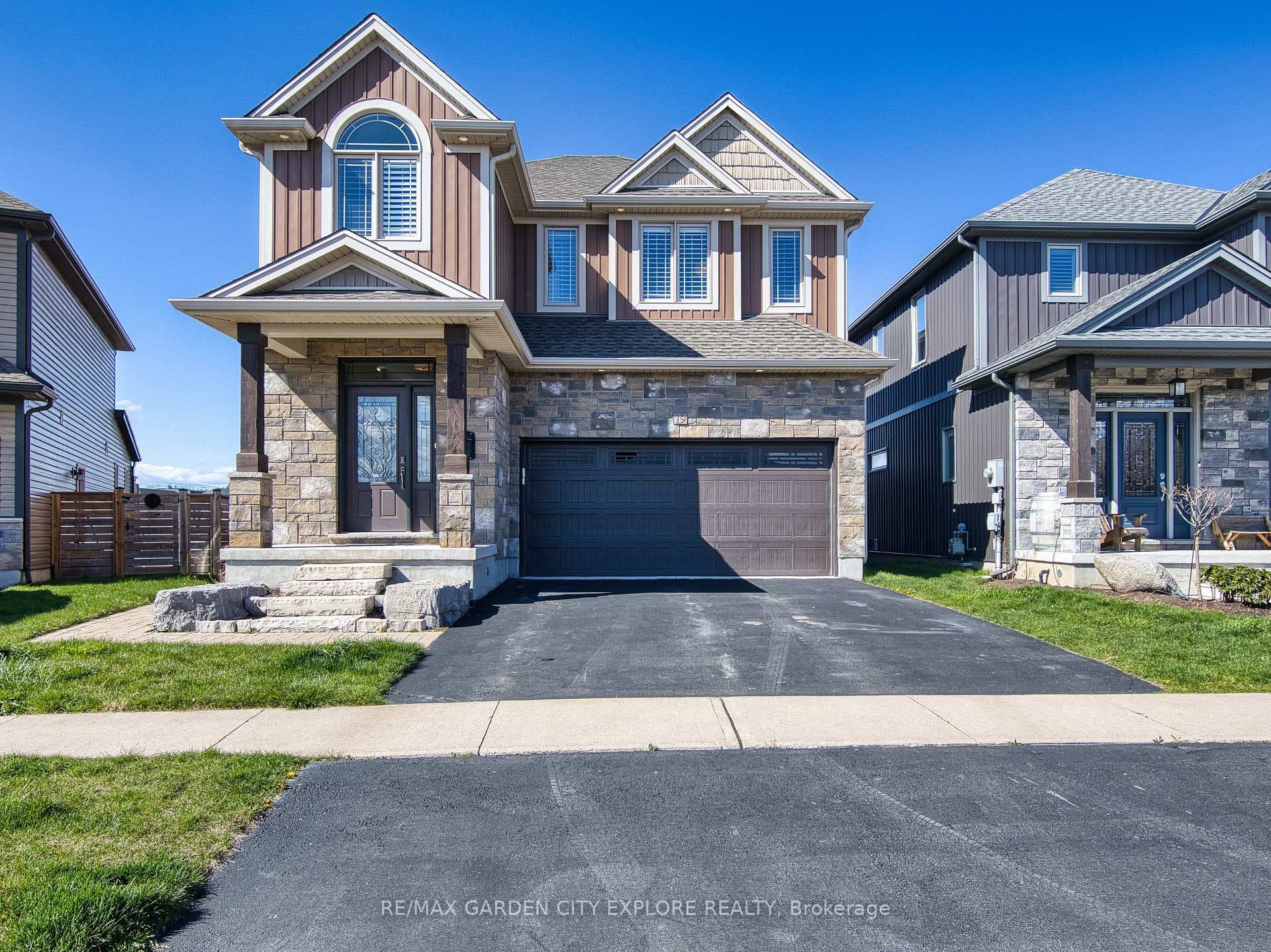 19 Moes Crescent photo 1