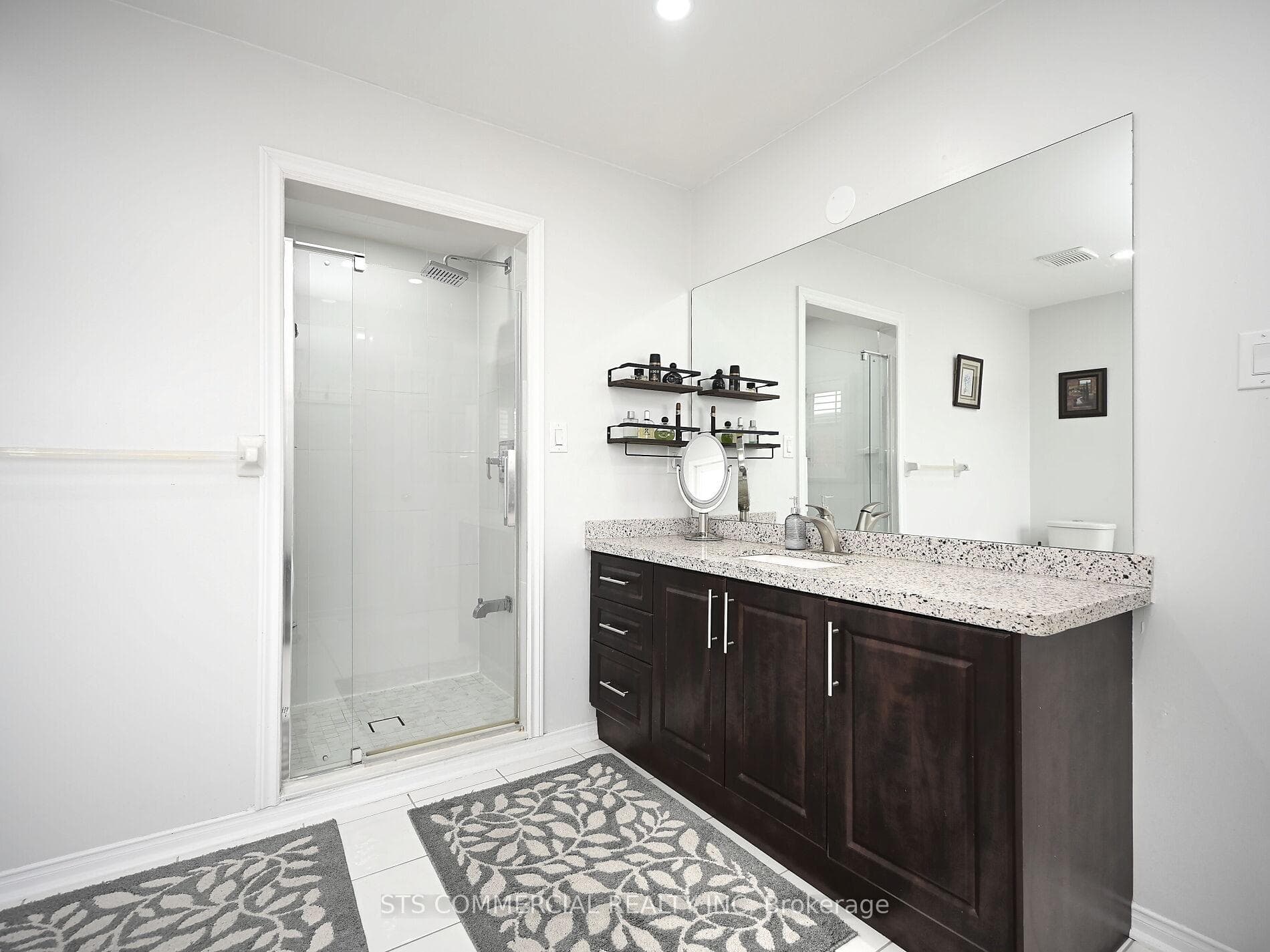72 Adirondack Crescent photo 23