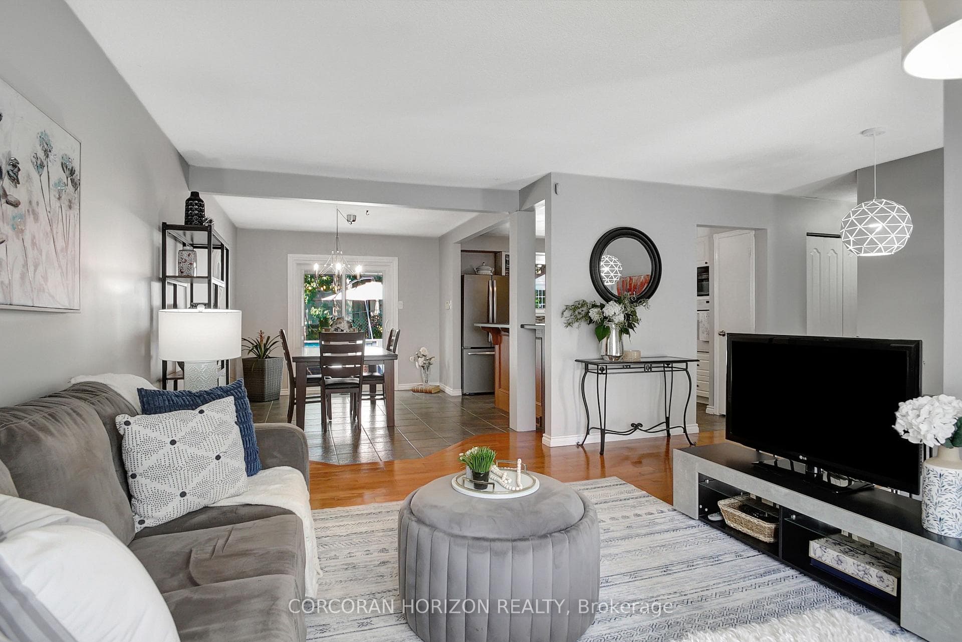 60 Cindy Avenue photo 5