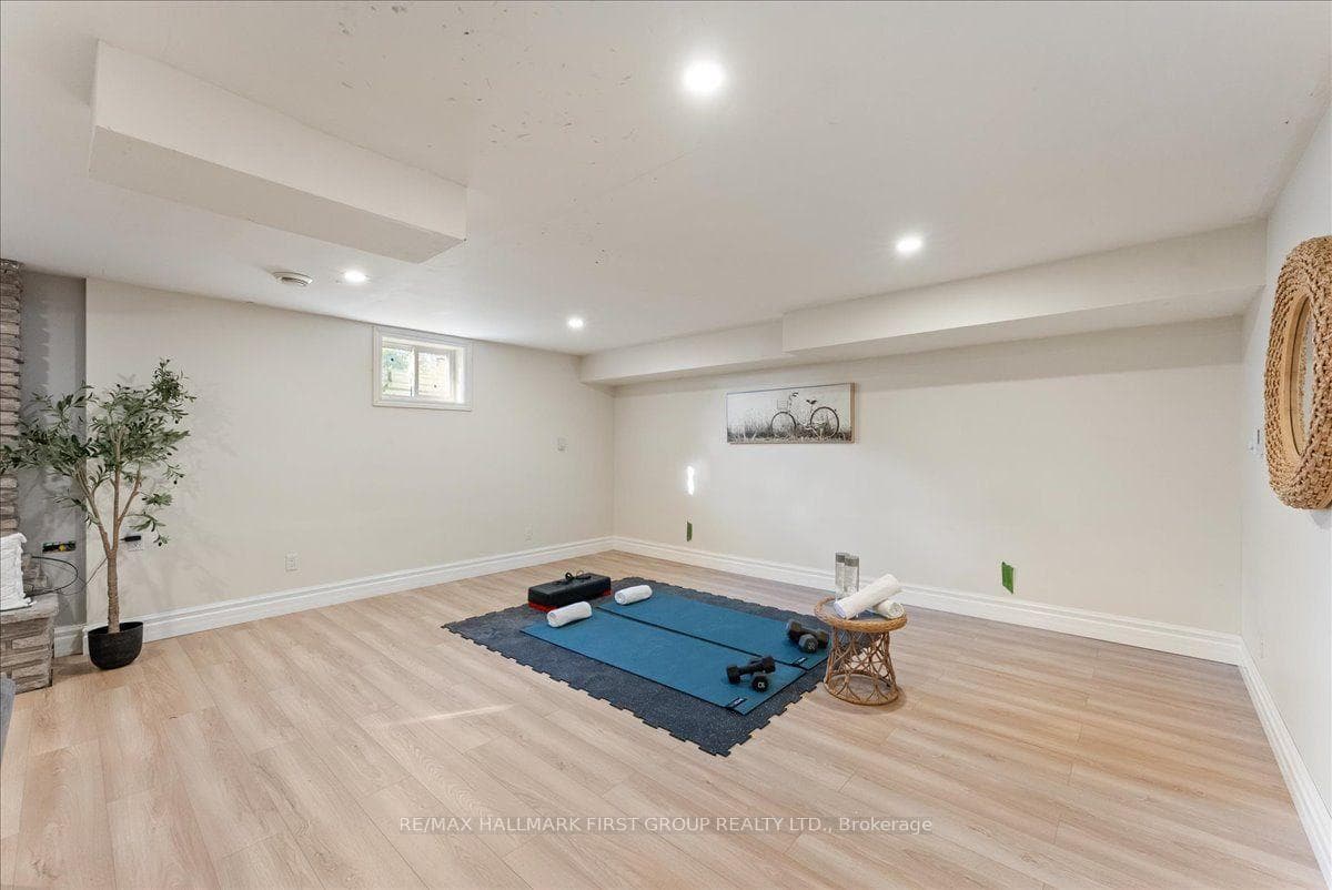 121 Nappadale Street photo 32