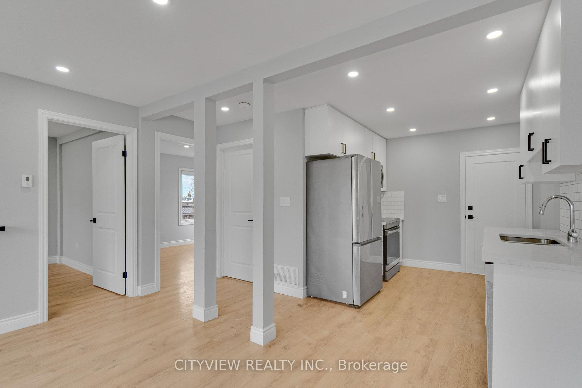 76 Stapleton Avenue photo 16