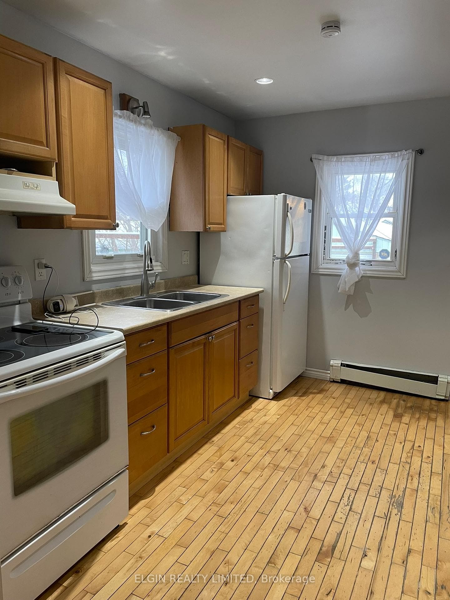 1626 Churchill Avenue photo 9
